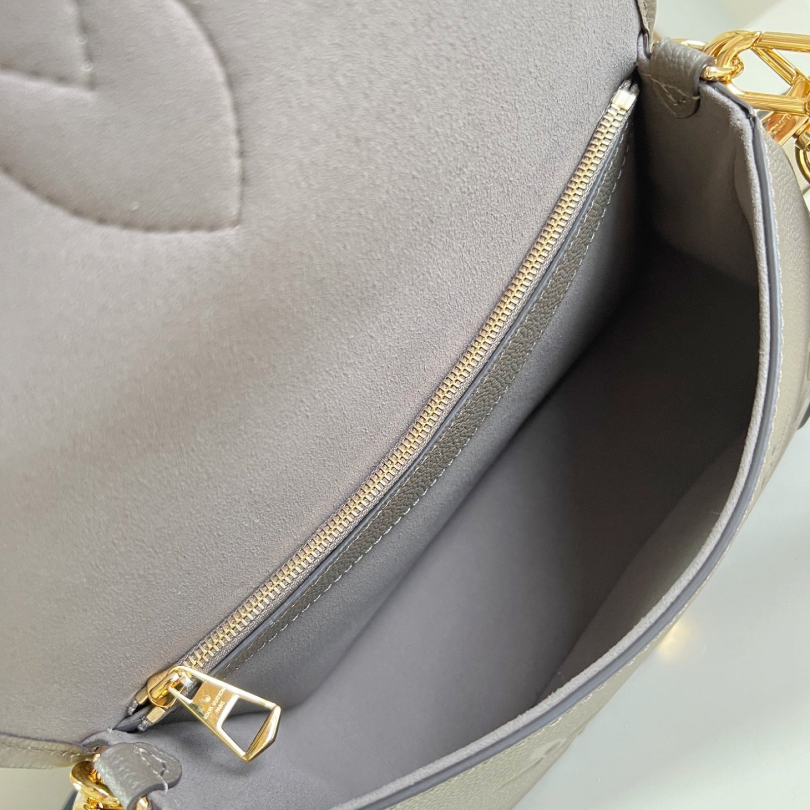 LV bag 180220 $250.25 USD