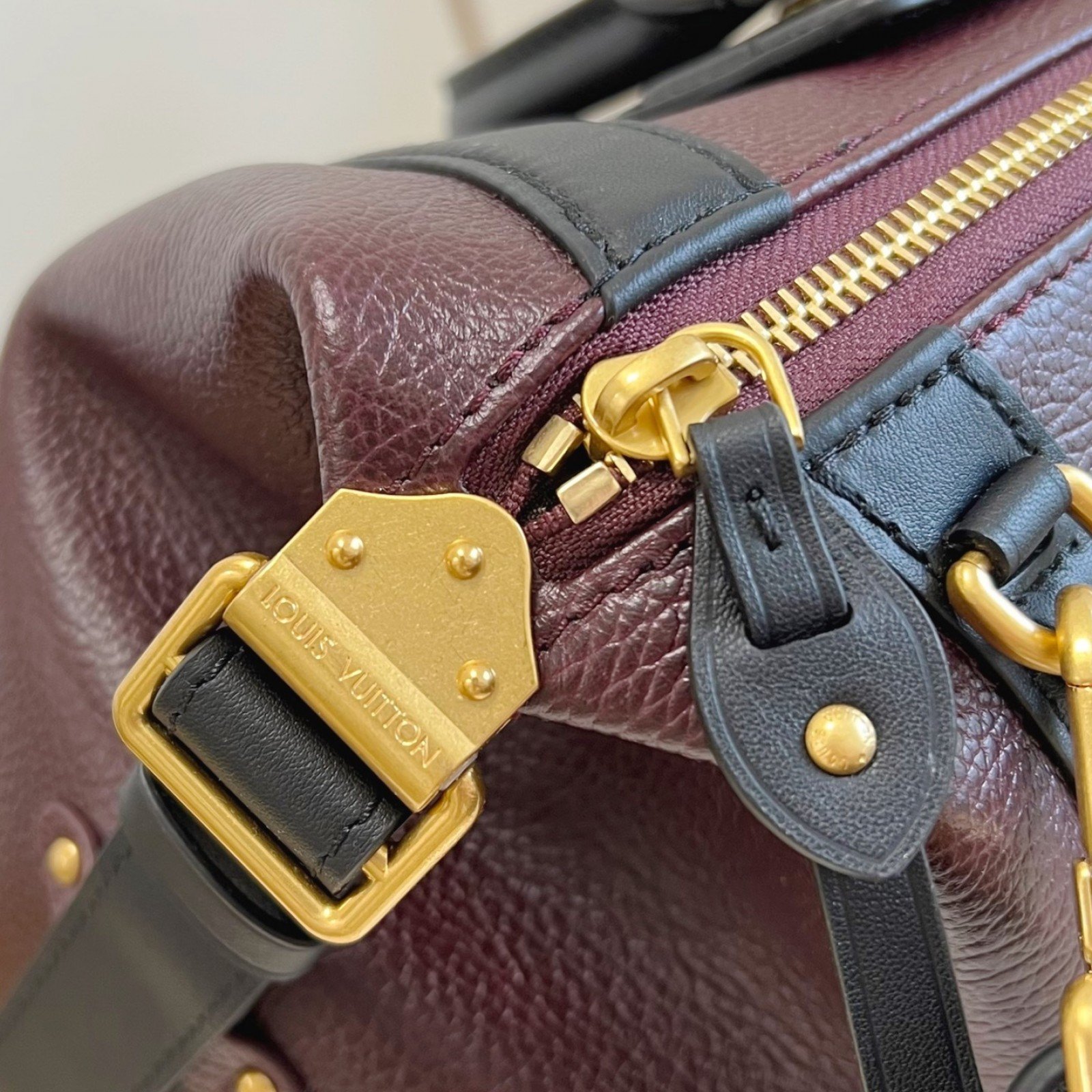 LV bag 180484 $305.25 USD