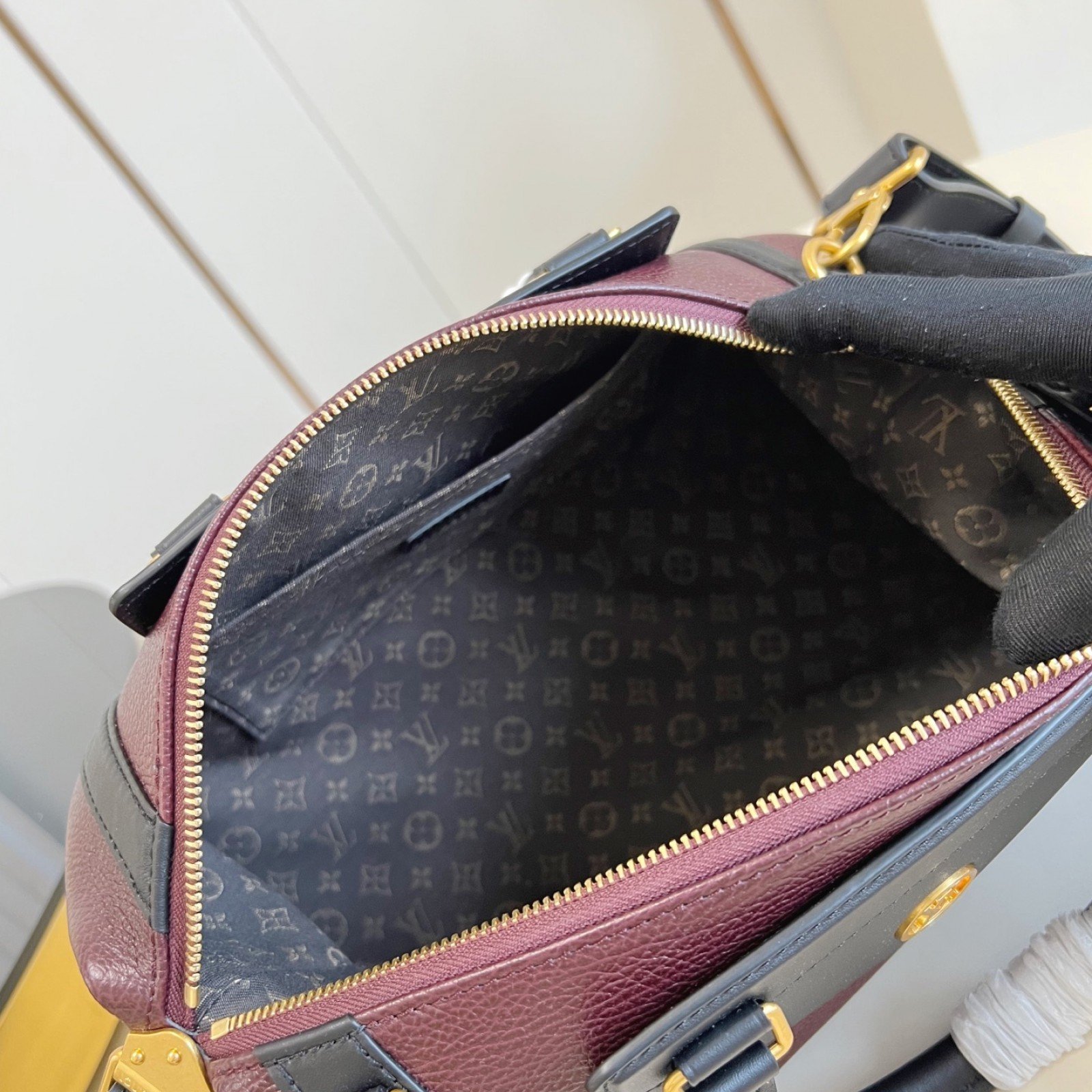 LV bag 180484 $305.25 USD