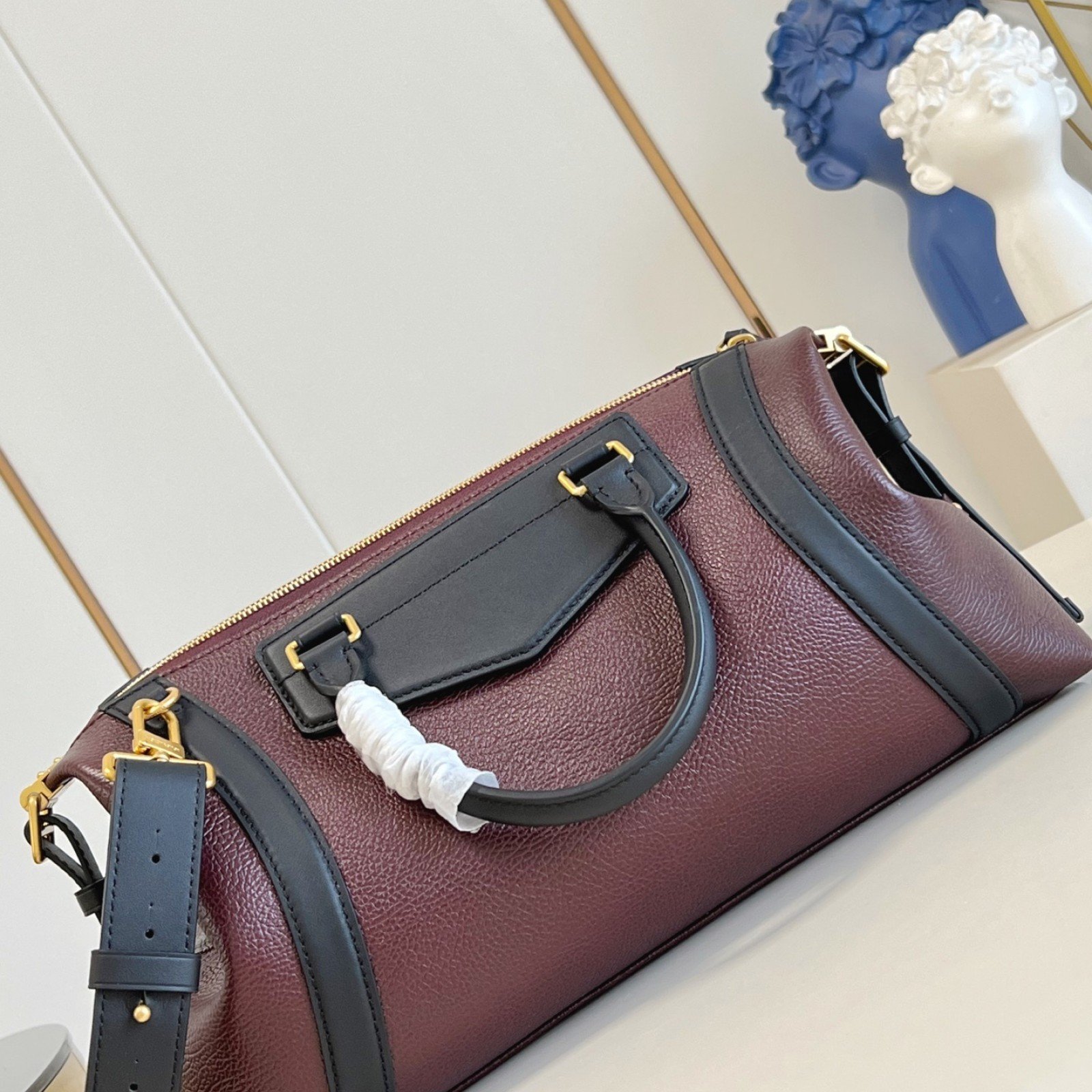 LV bag 180484 $305.25 USD