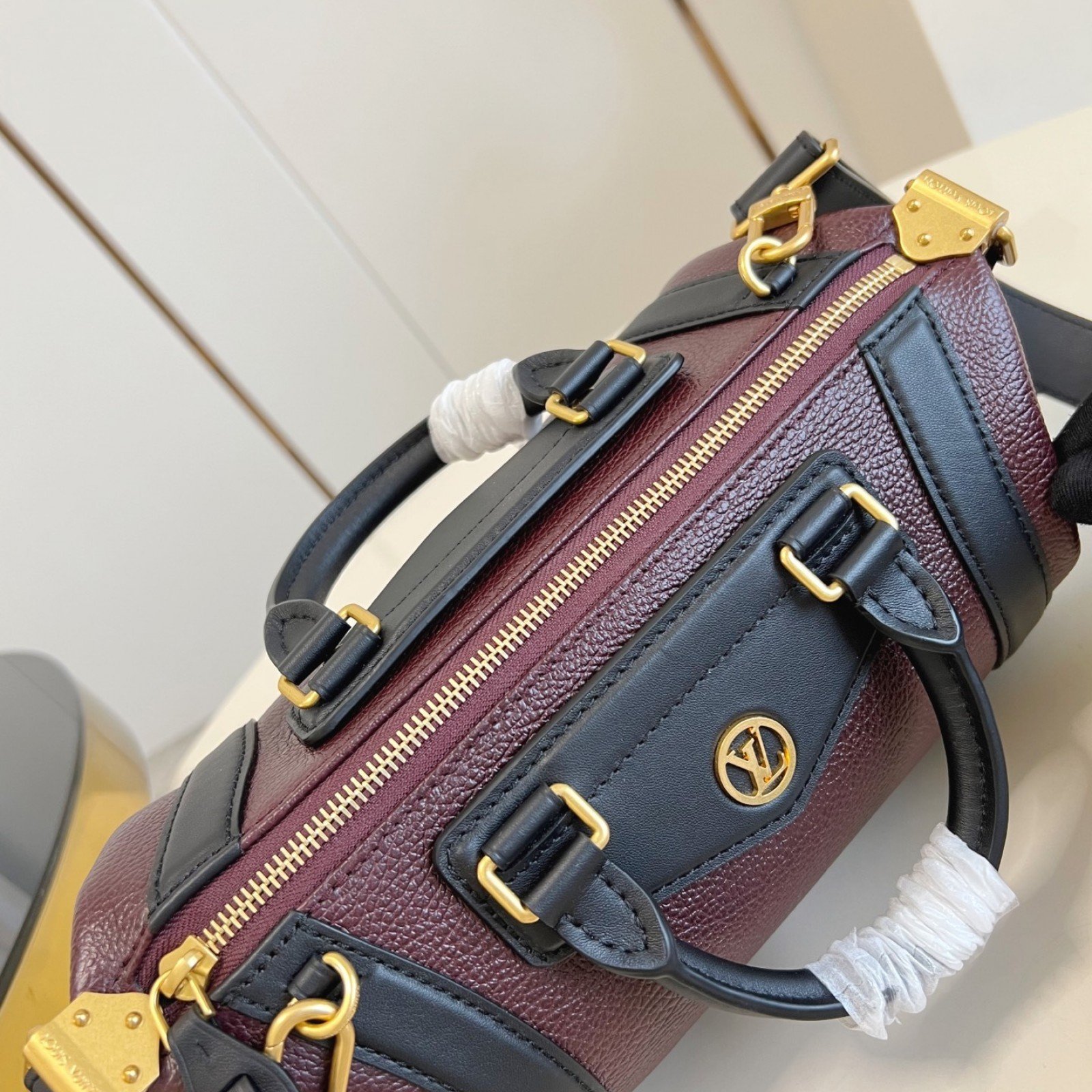 LV bag 180485 $294.25 USD
