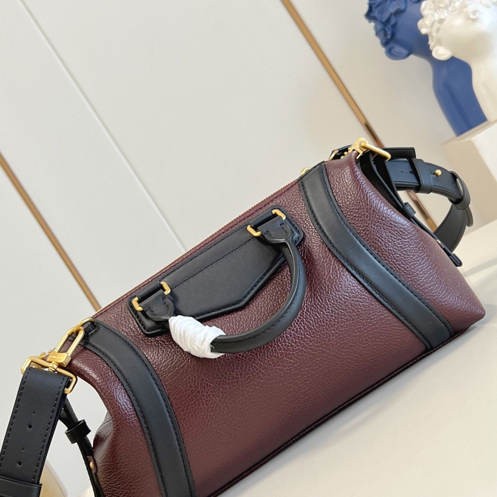 LV bag 180485 $294.25 USD