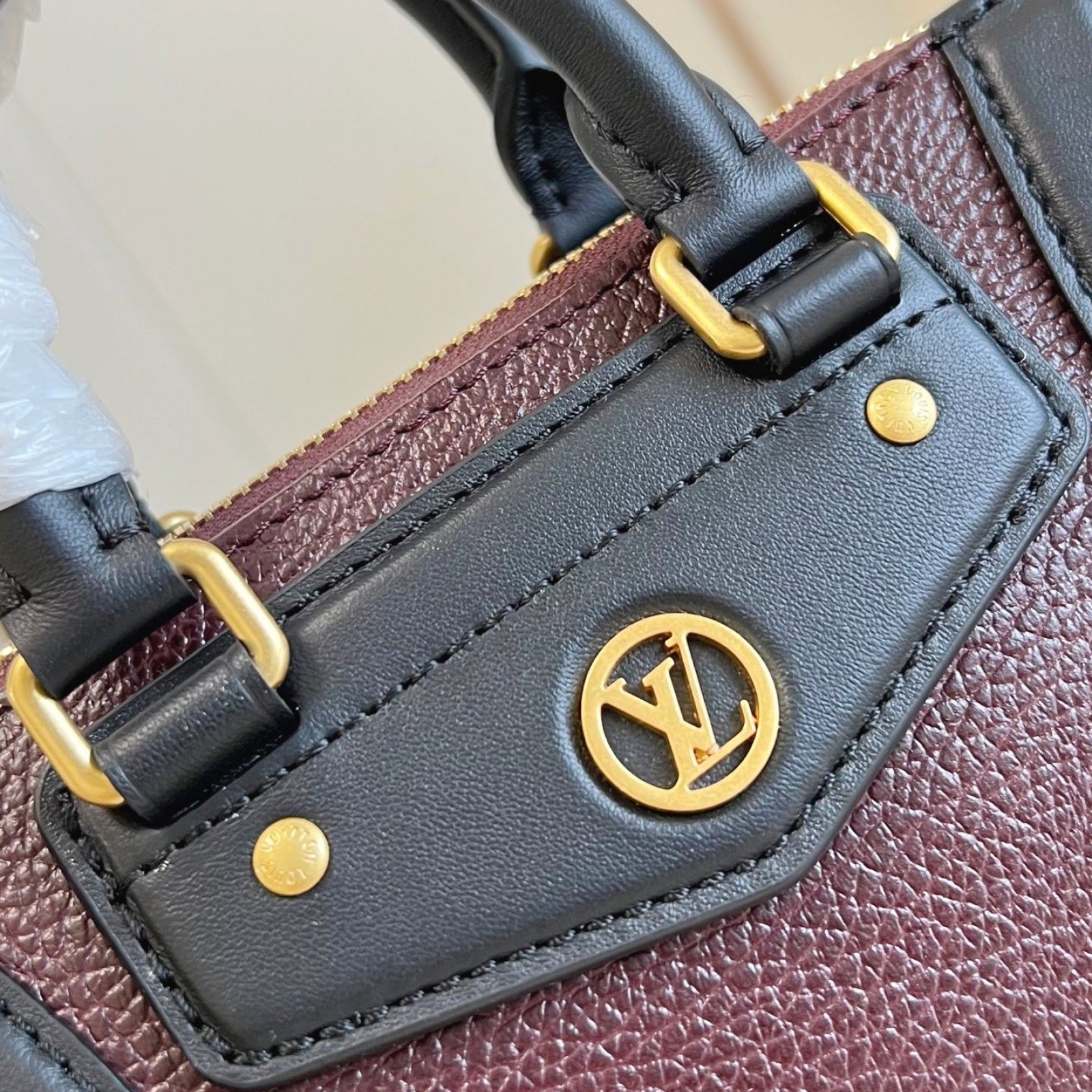 LV bag 180486 $255.75 USD