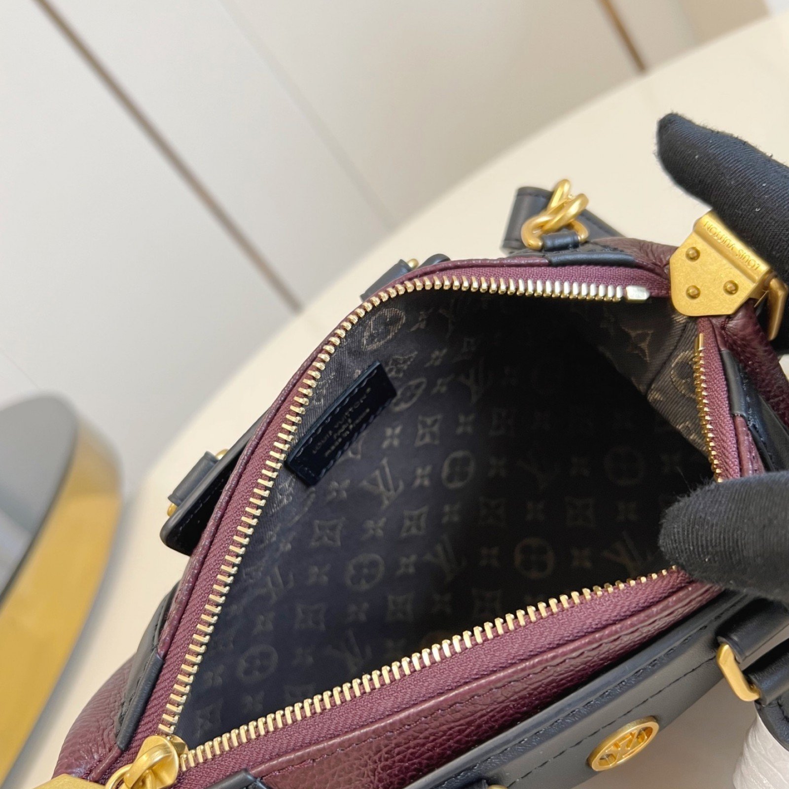 LV bag 180486 $255.75 USD