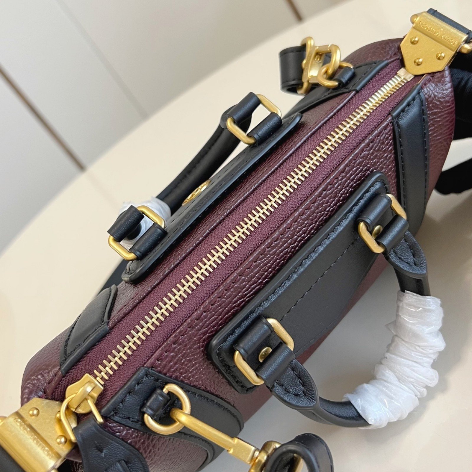 LV bag 180486 $255.75 USD