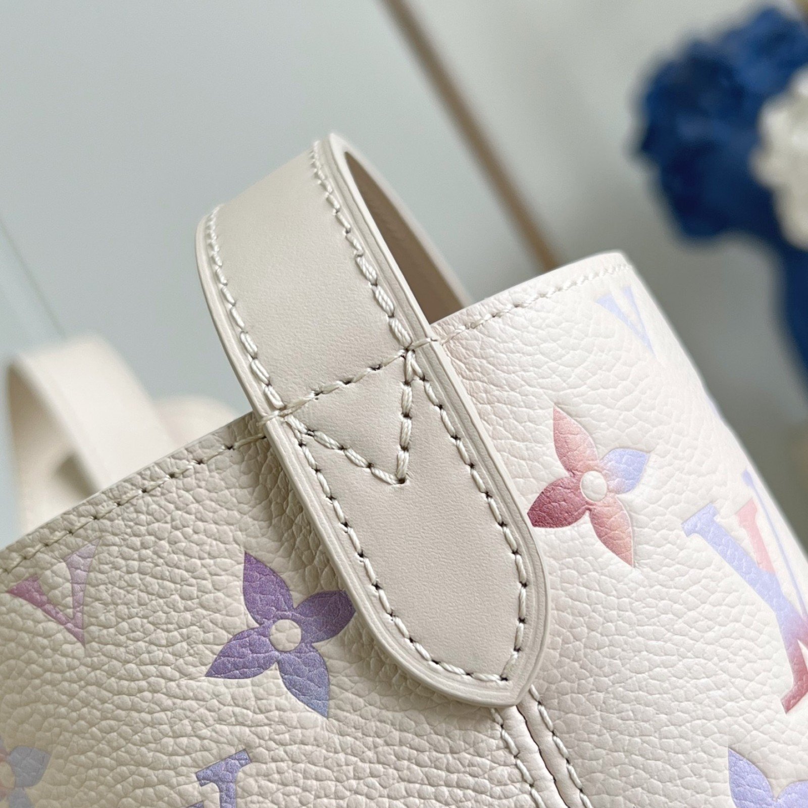 LV bag 180491 $255.75 USD