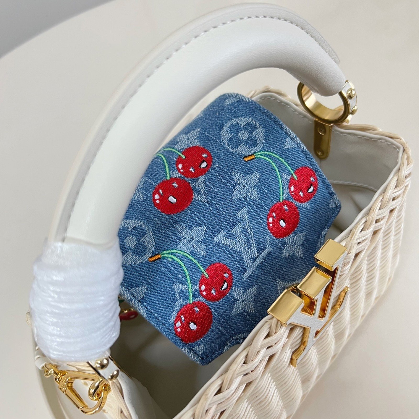 LV bag 180498 $357.5 USD