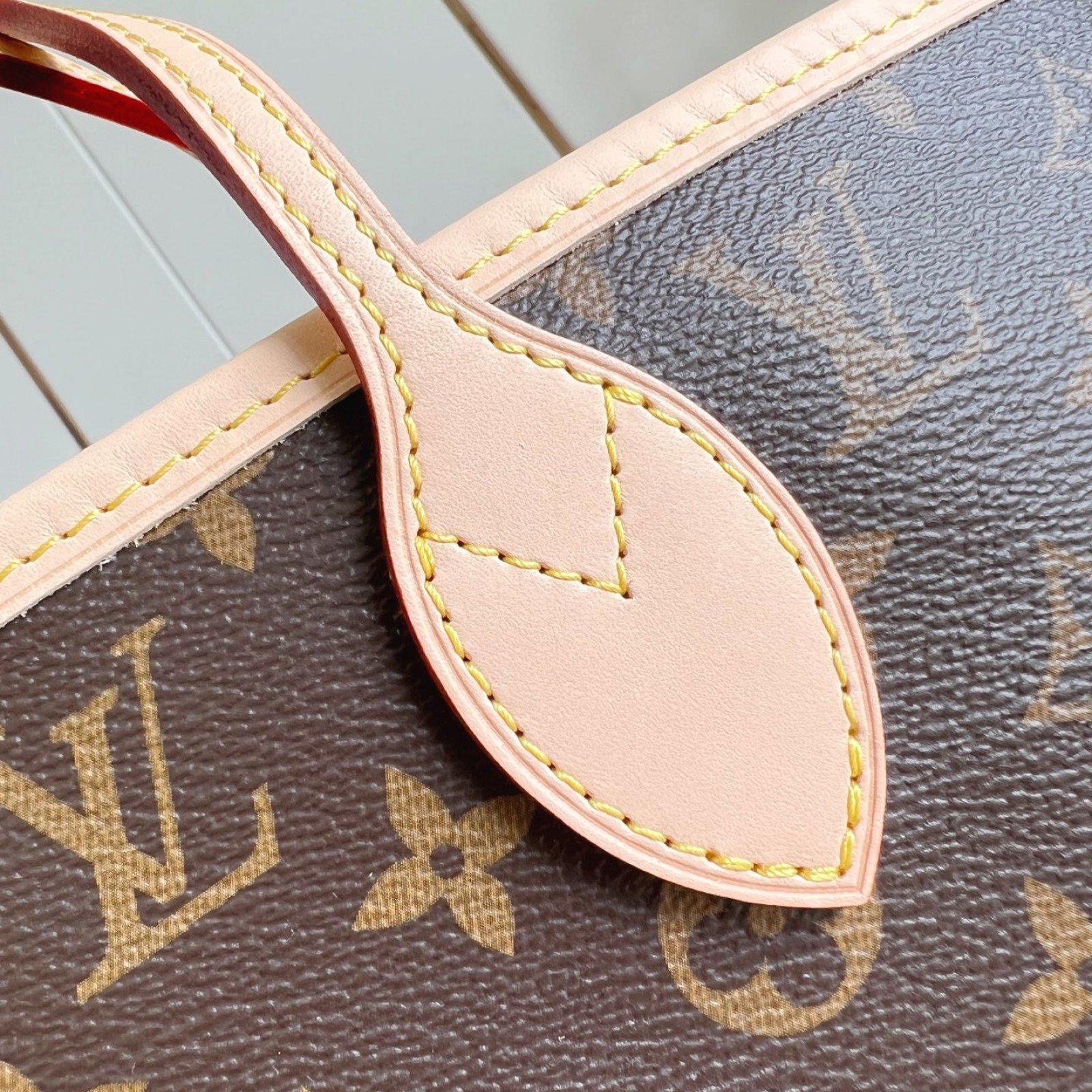 LV bag 180499 $178.75 USD