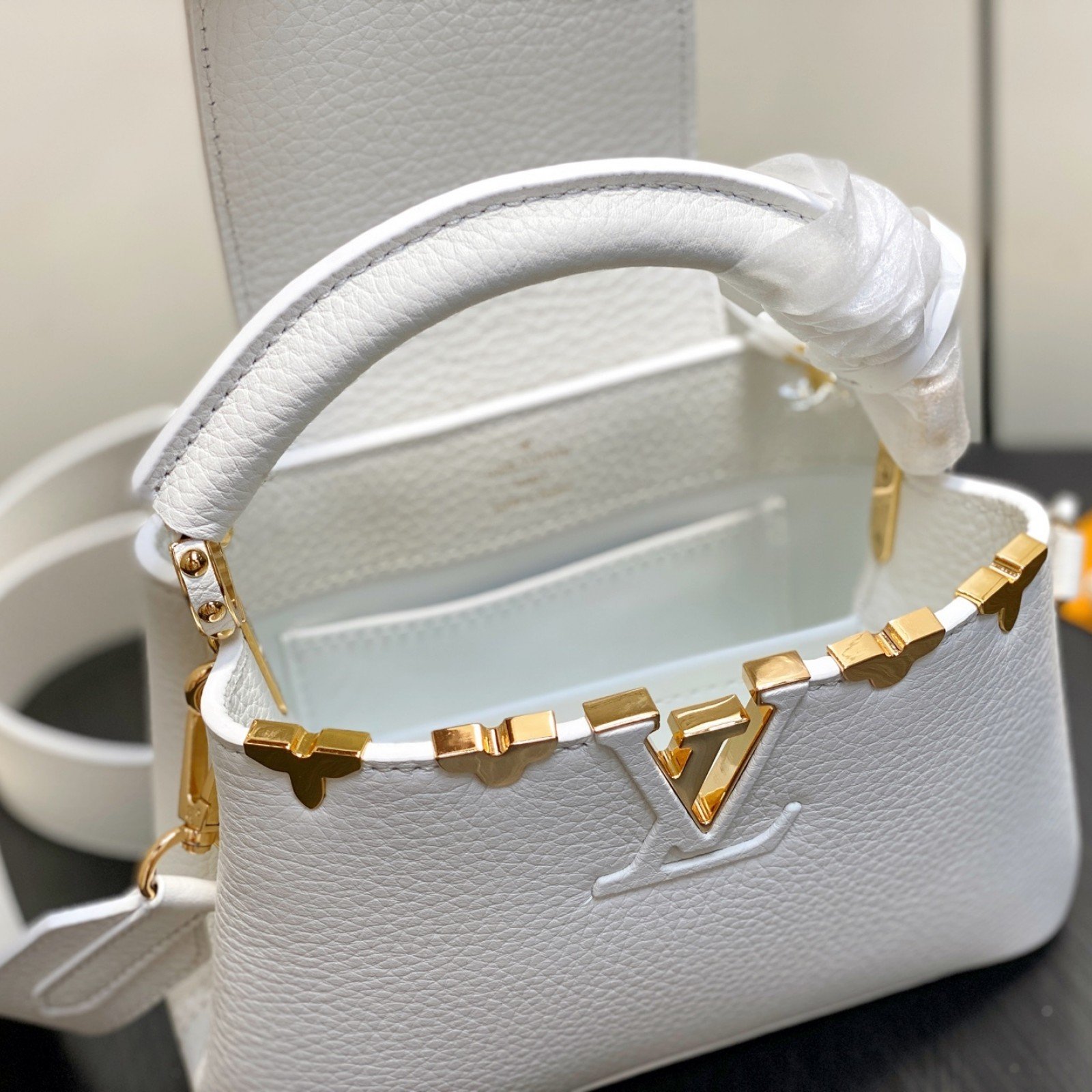 LV bag 180505 $294.25 USD