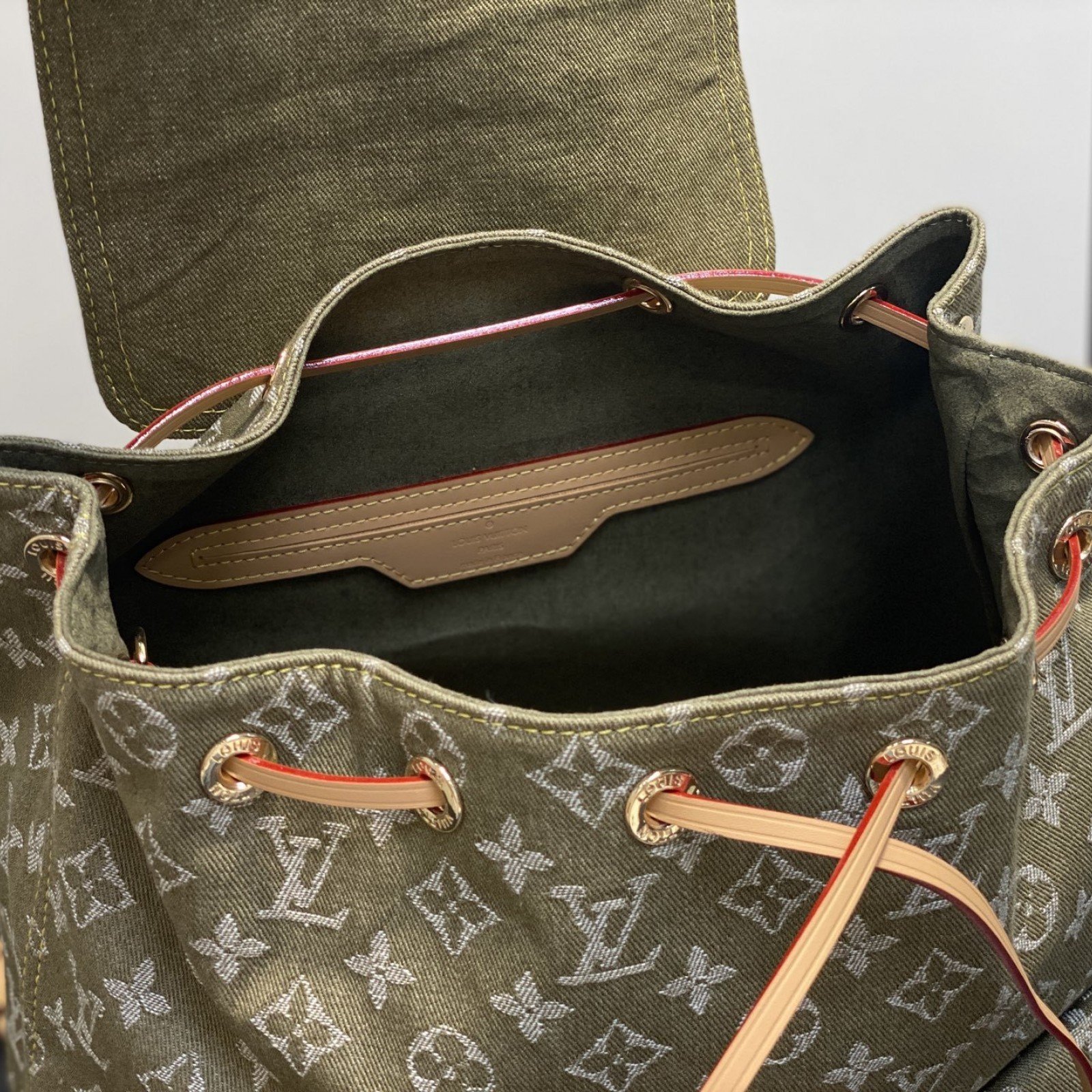 LV bag 180507 $200.75 USD