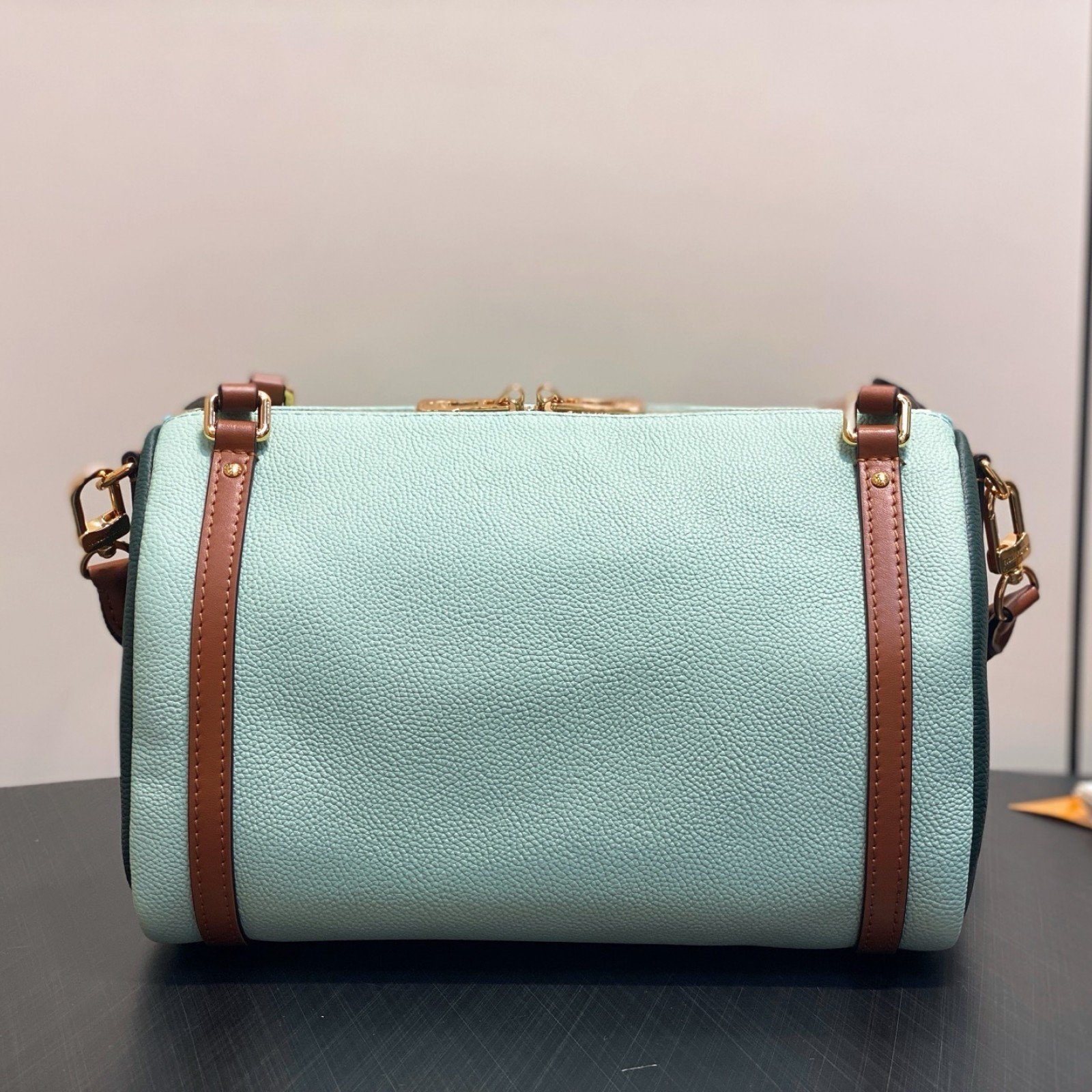 LV bag 180508 $214.5 USD