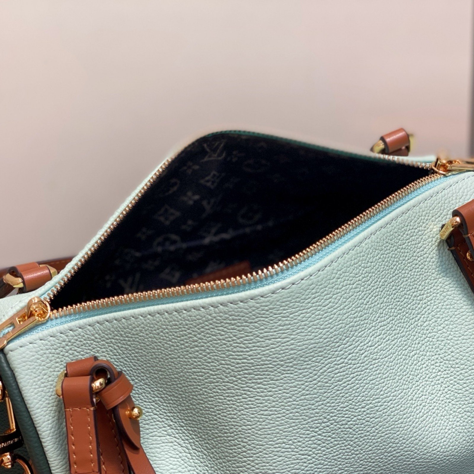 LV bag 180508 $214.5 USD