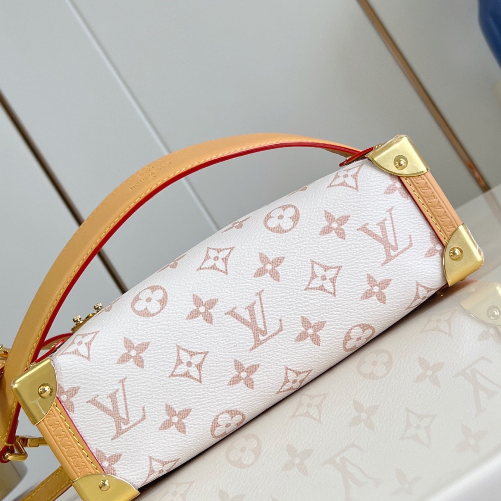 LV bag 180519 $192.5 USD