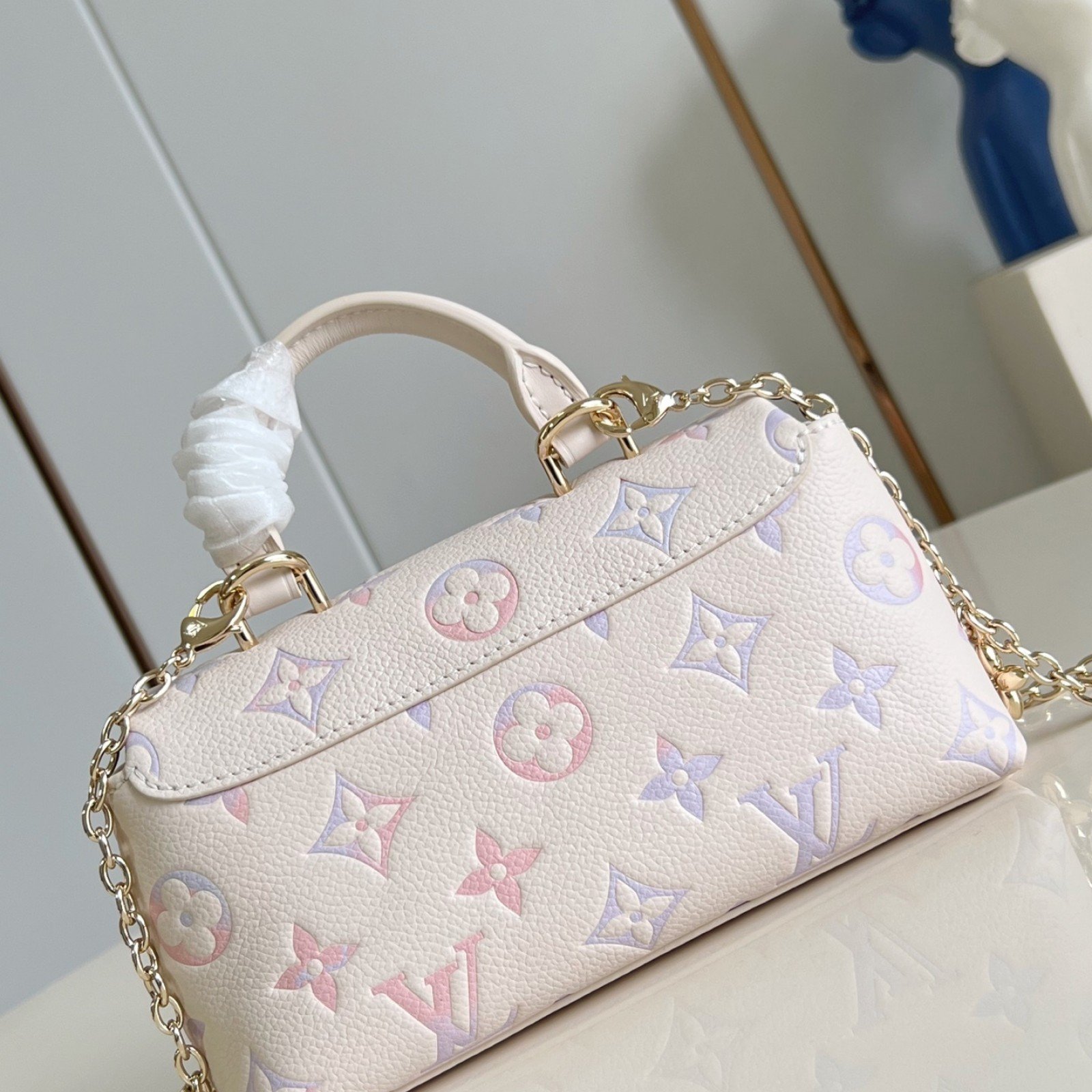 LV bag 180521 $214.5 USD