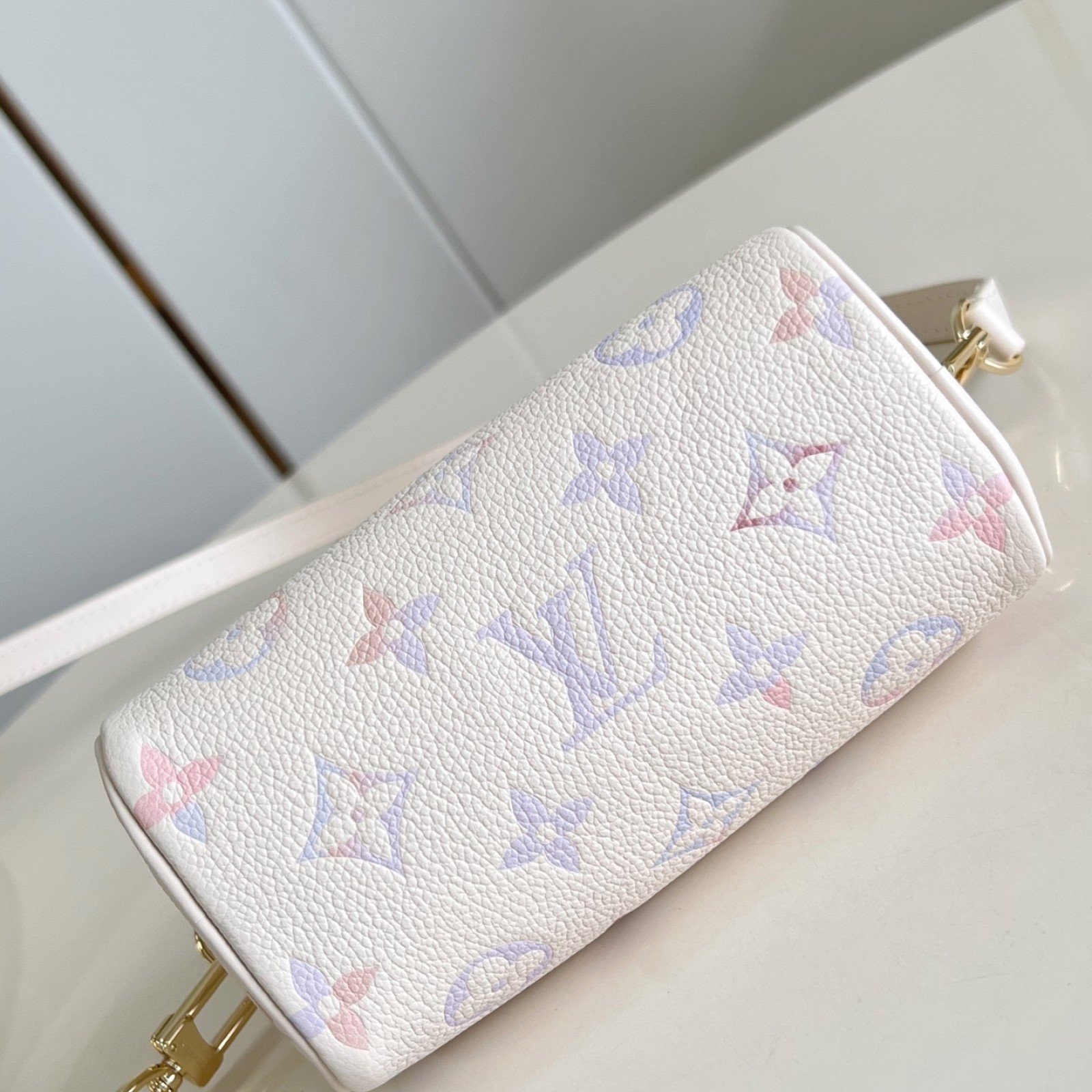 LV bag 180522 $189.75 USD