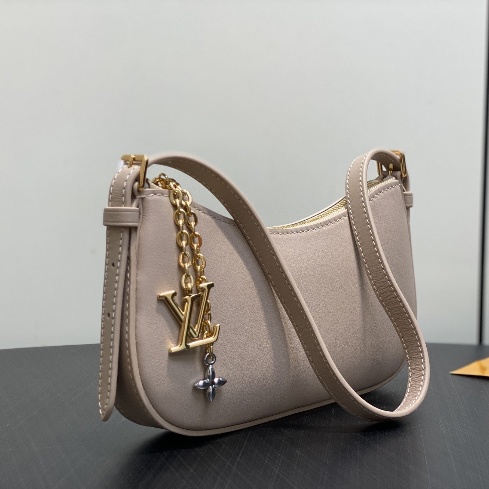 LV bag 180524 $187 USD