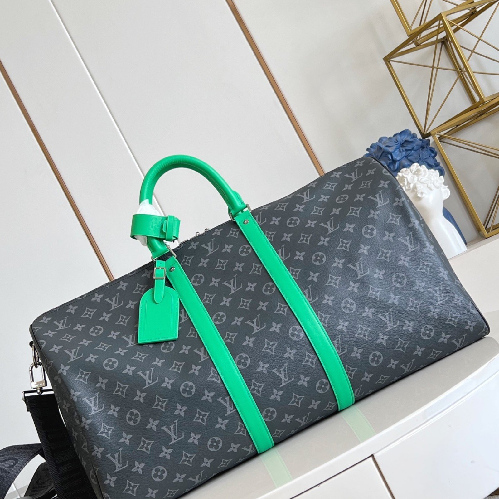 LV bag 180531 $302.5 USD