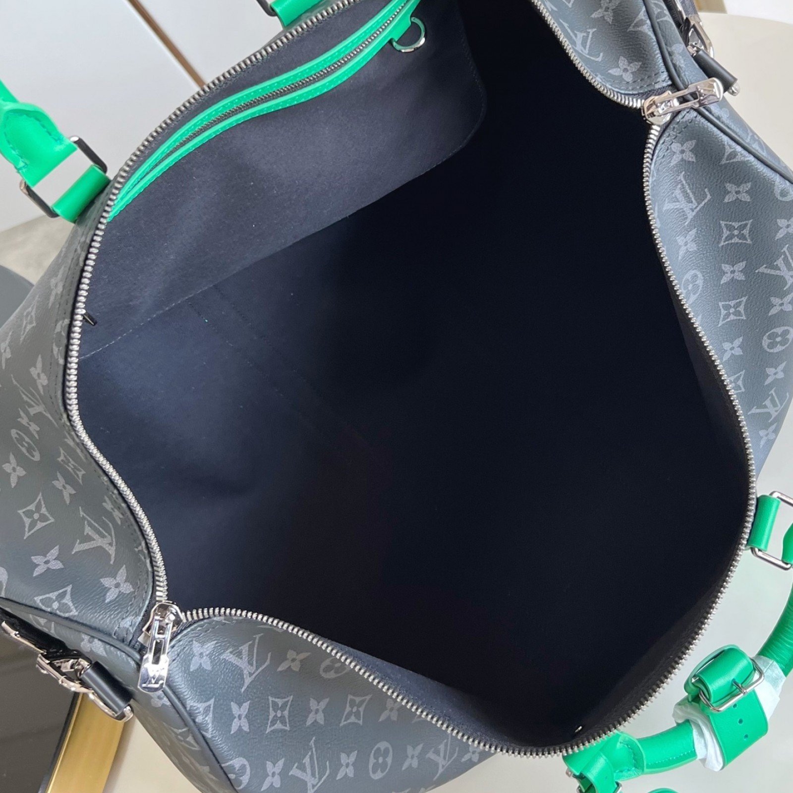 LV bag 180531 $302.5 USD