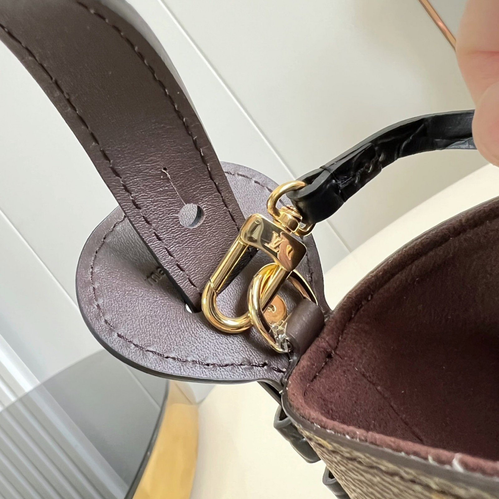 LV bag 216531 $203.5 USD