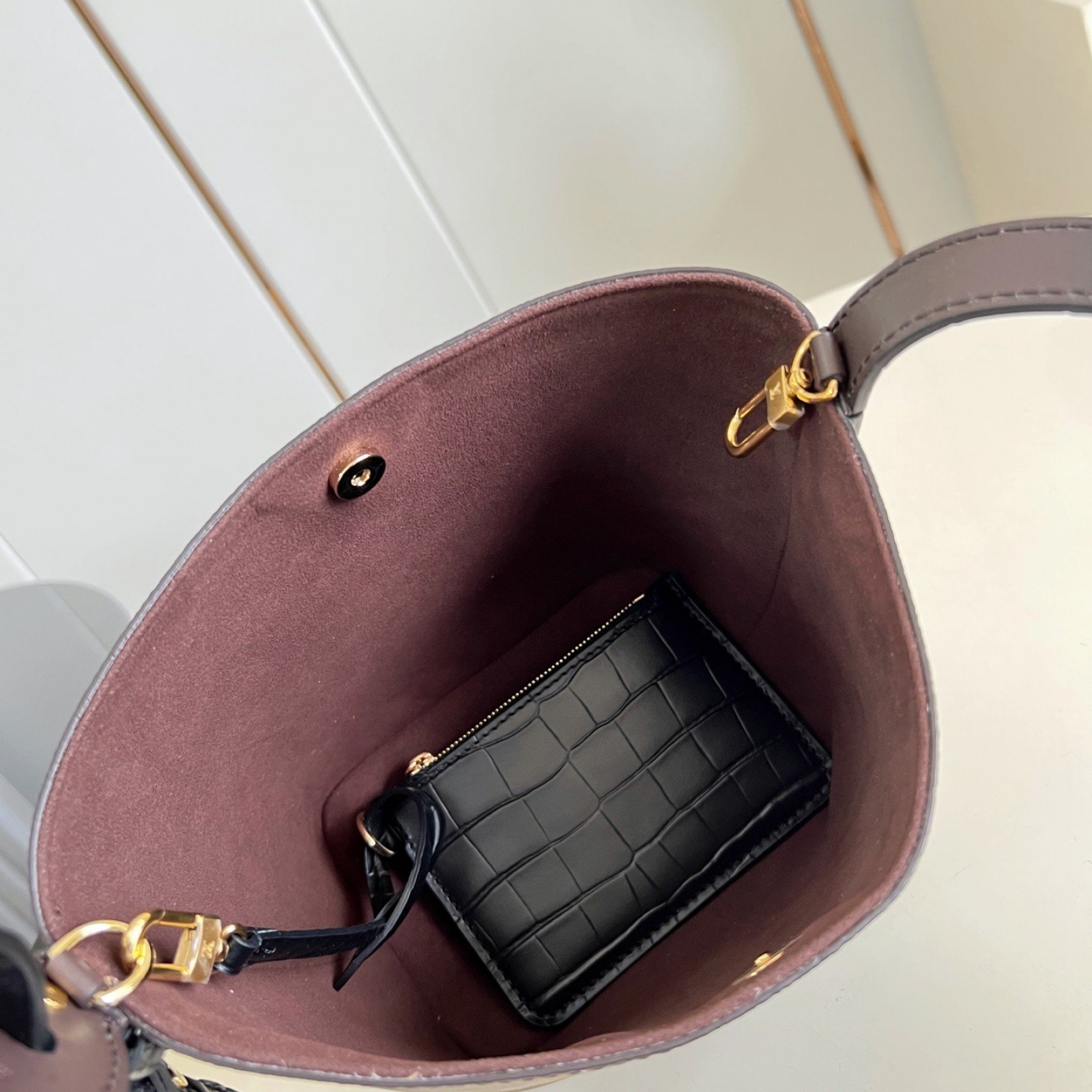 LV bag 216531 $203.5 USD