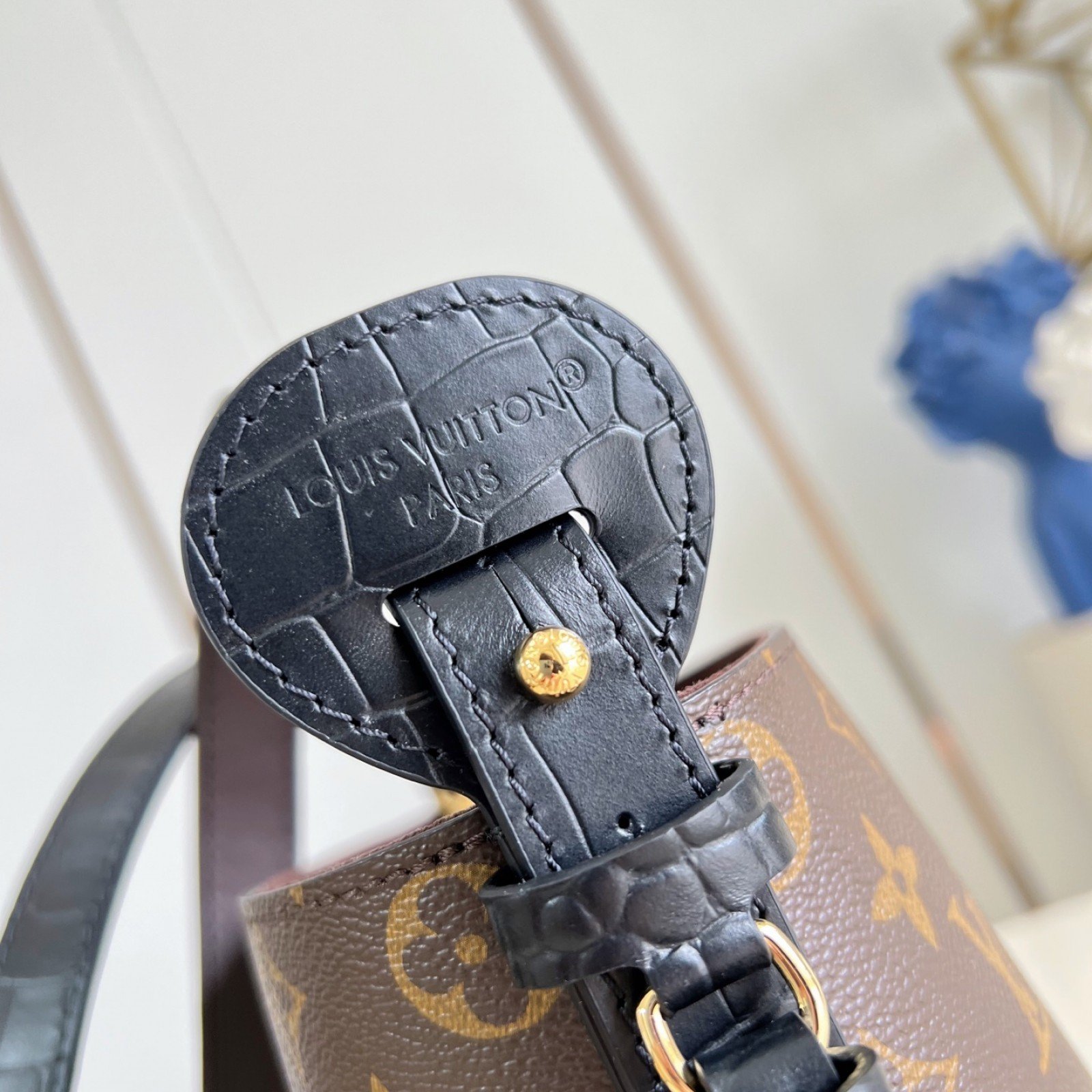 LV bag 216531 $203.5 USD