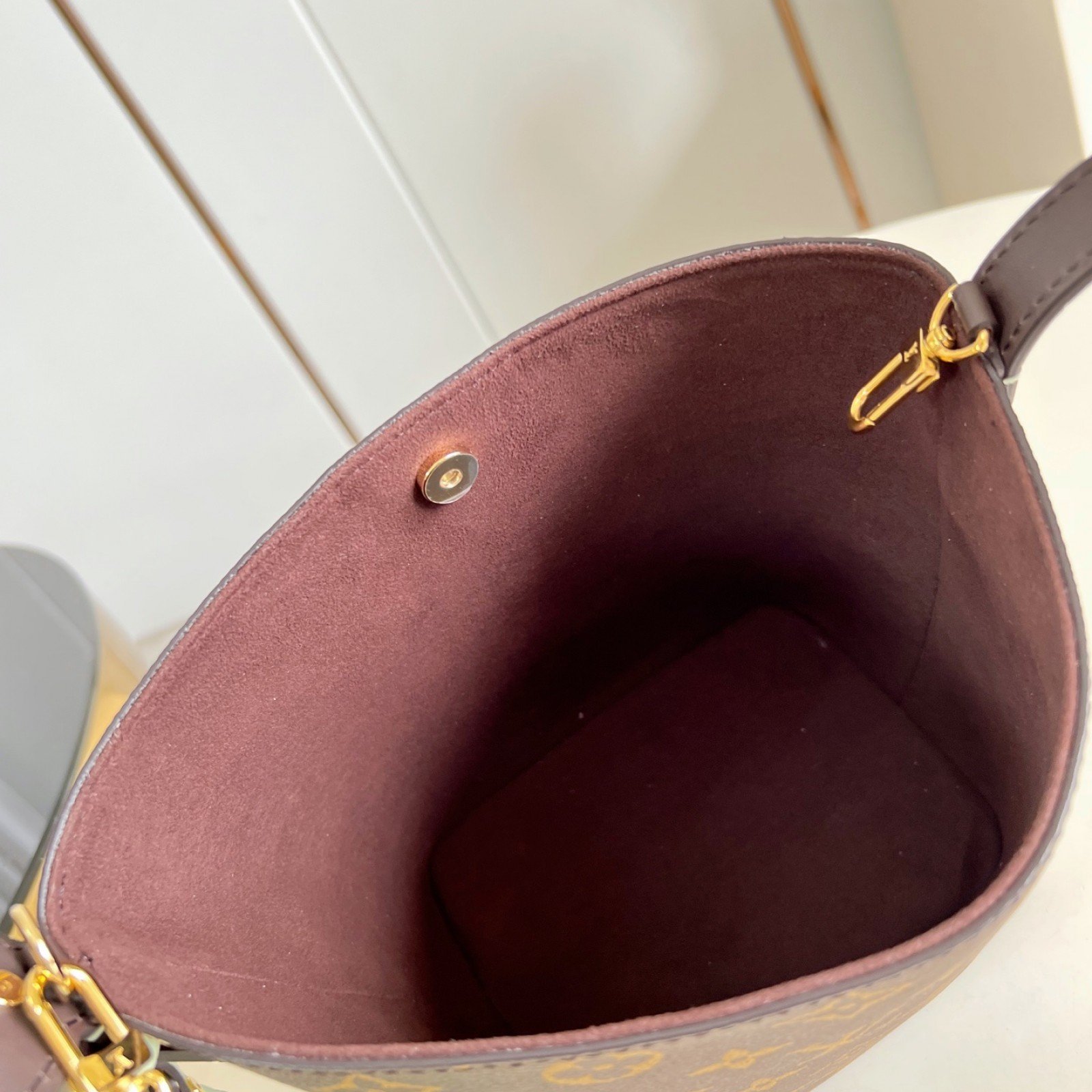 LV bag 216533 $203.5 USD