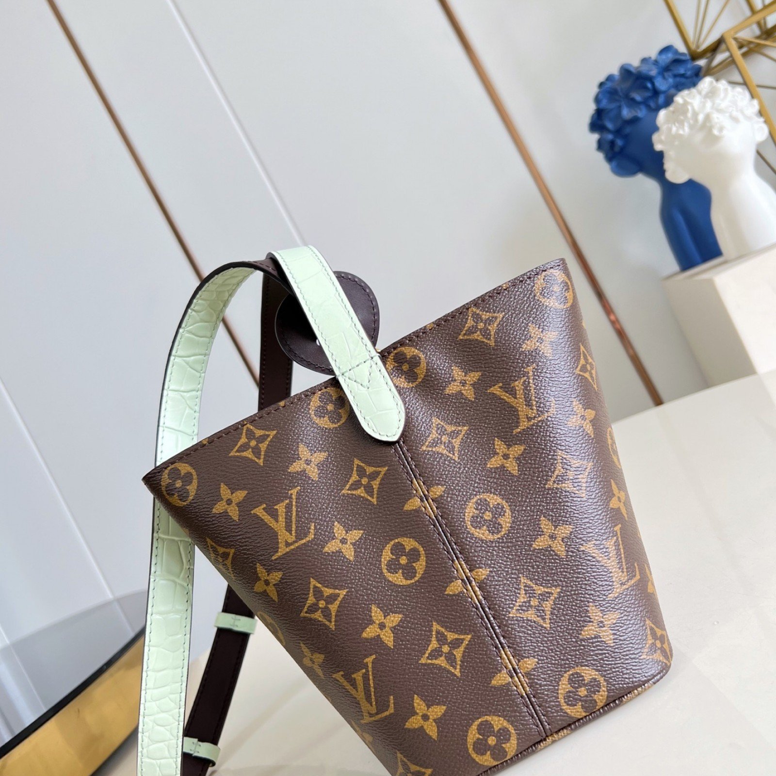 LV bag 216533 $203.5 USD