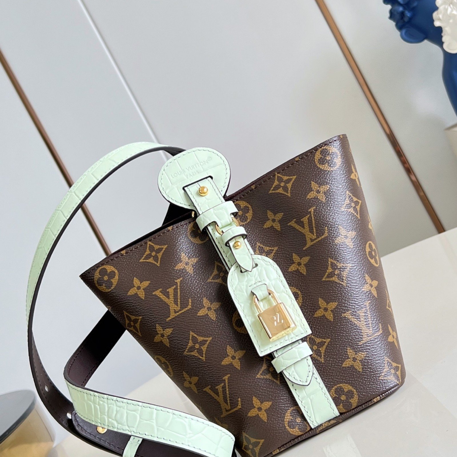 LV bag 216533 $203.5 USD
