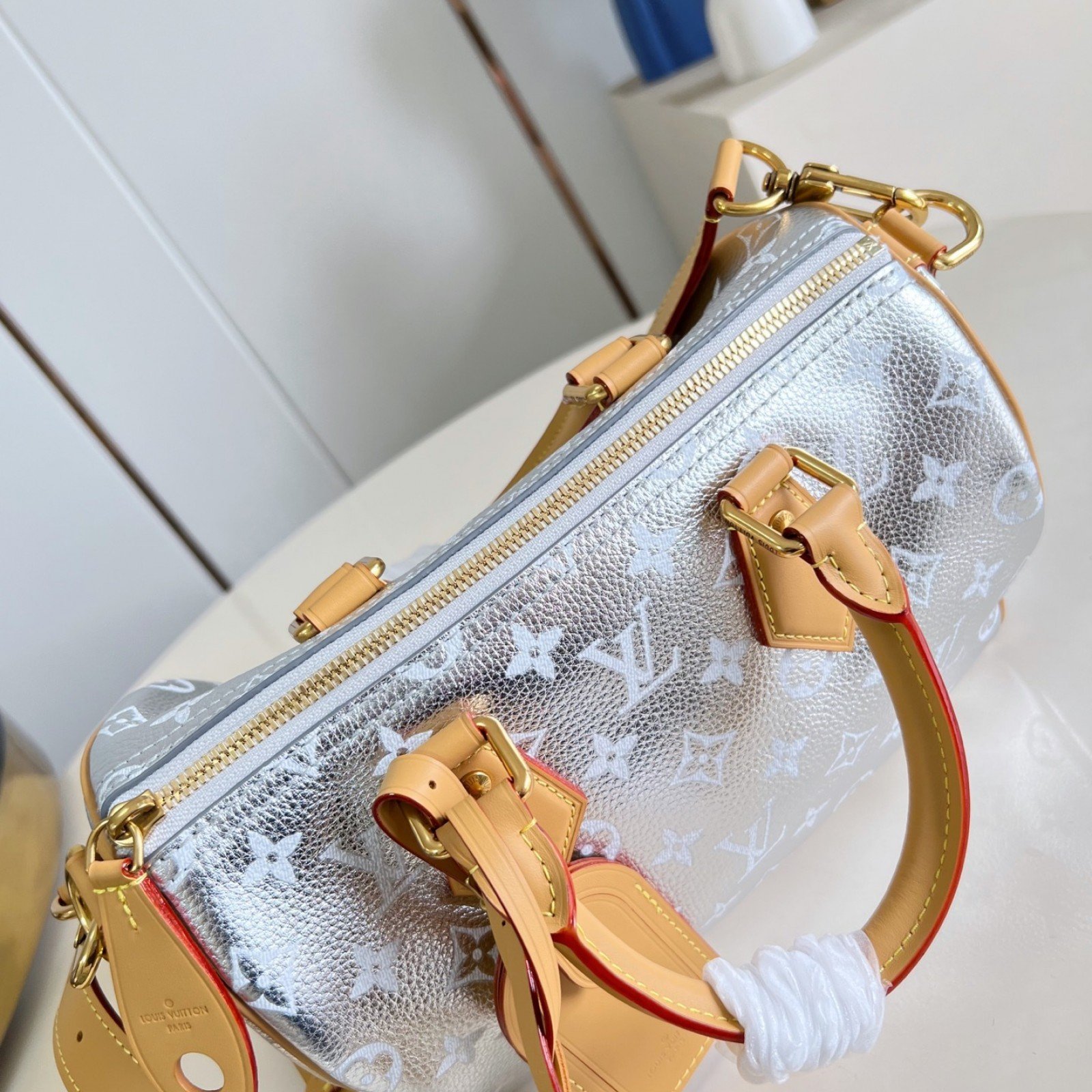 LV bag 216538   $283.25