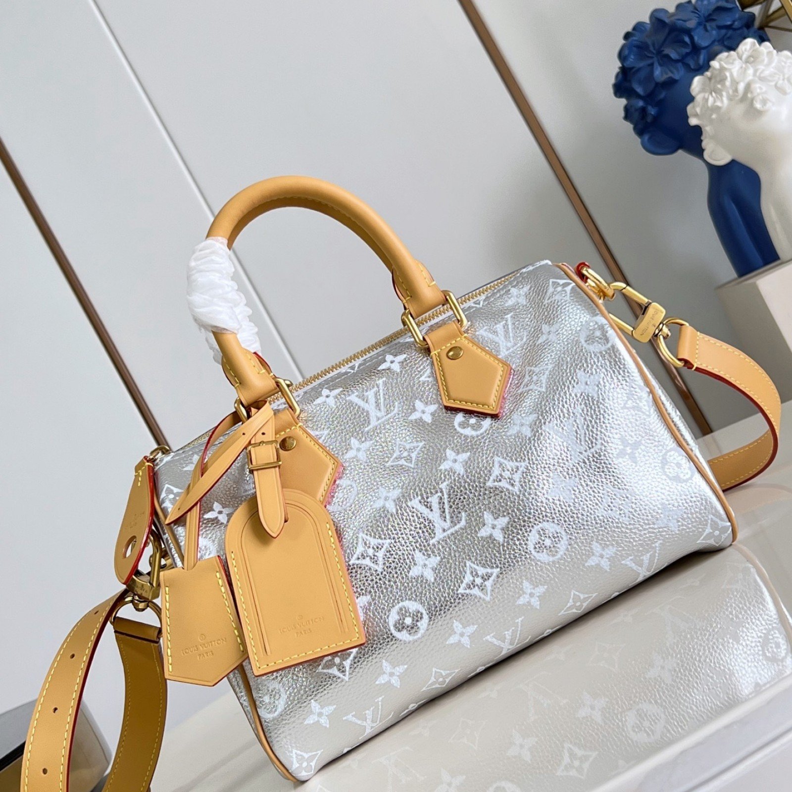 LV bag 216538   $283.25