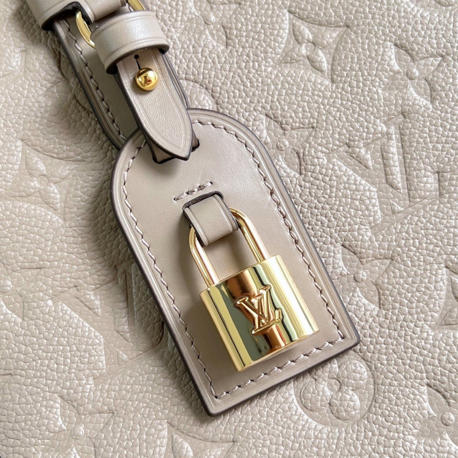 LV bag 216542 $302.5 USD