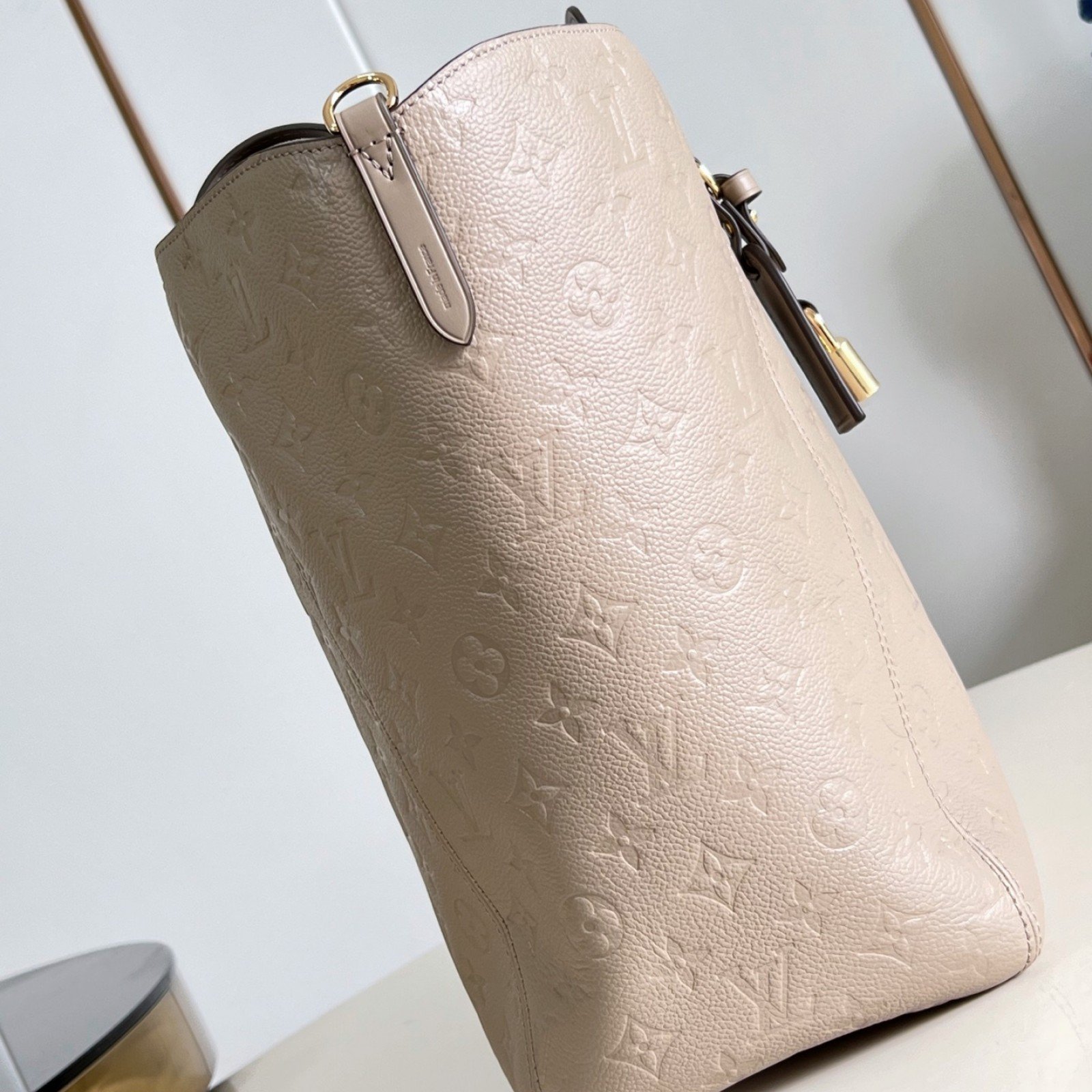 LV bag 216542 $302.5 USD