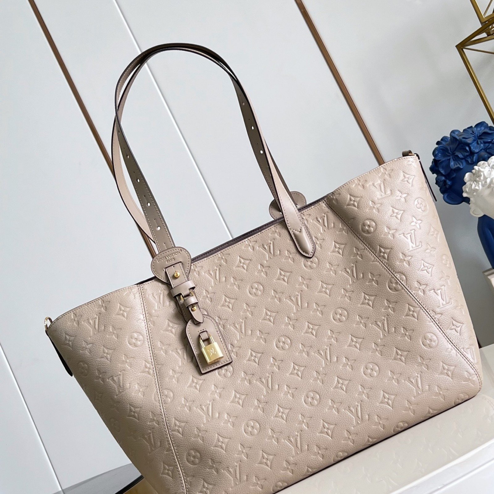 LV bag 216542 $302.5 USD