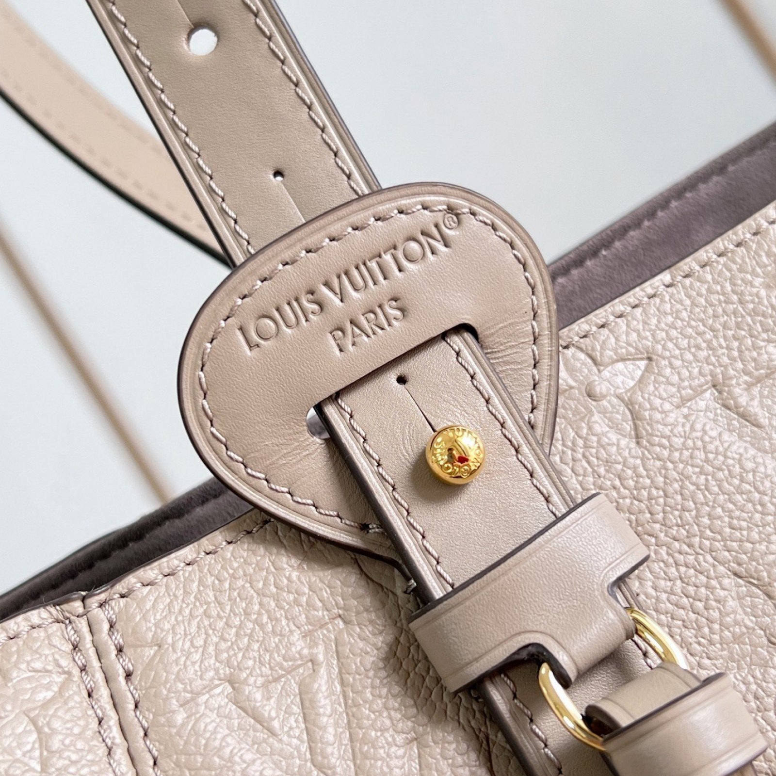 LV bag 216542 $302.5 USD