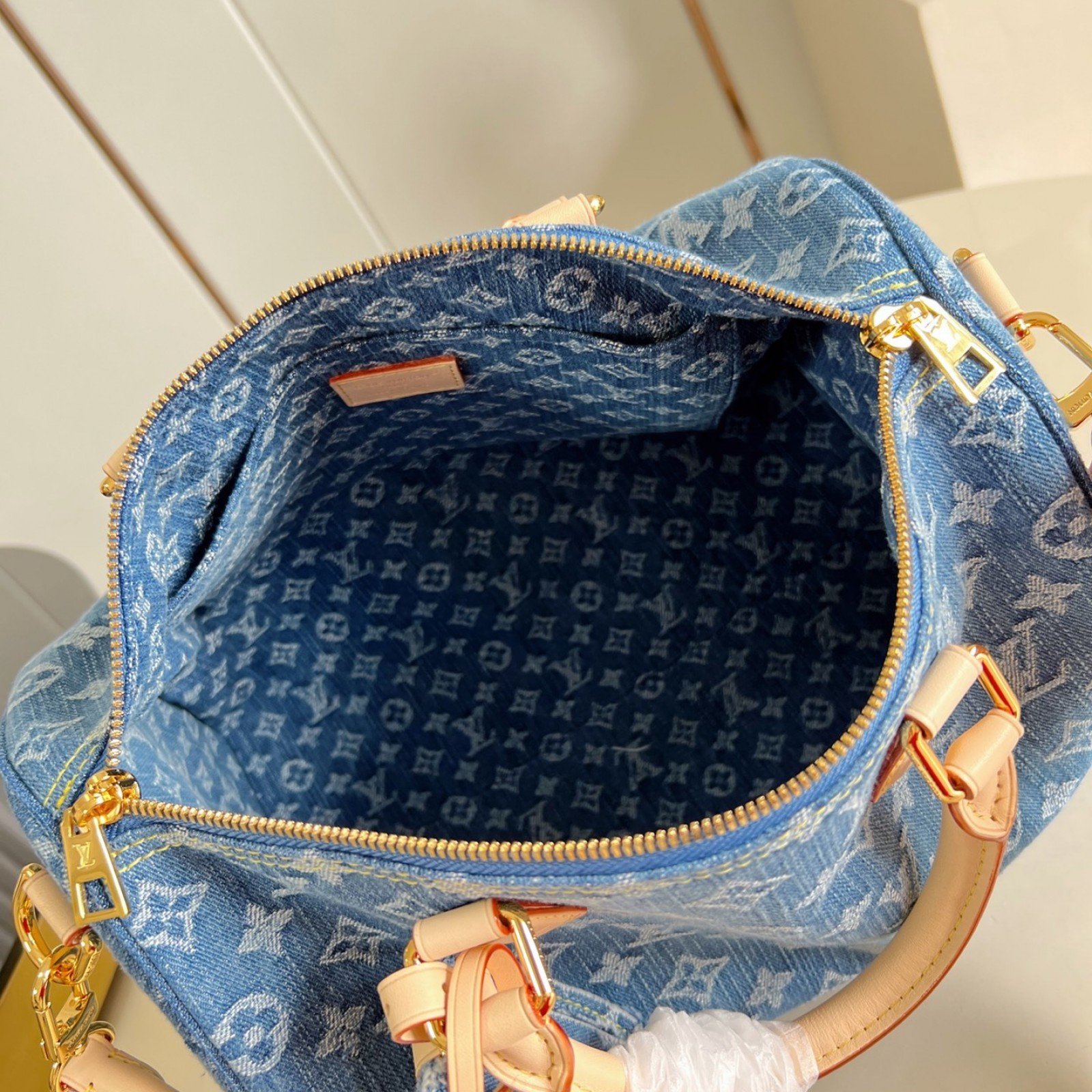 LV bag 216545 $200.75 USD