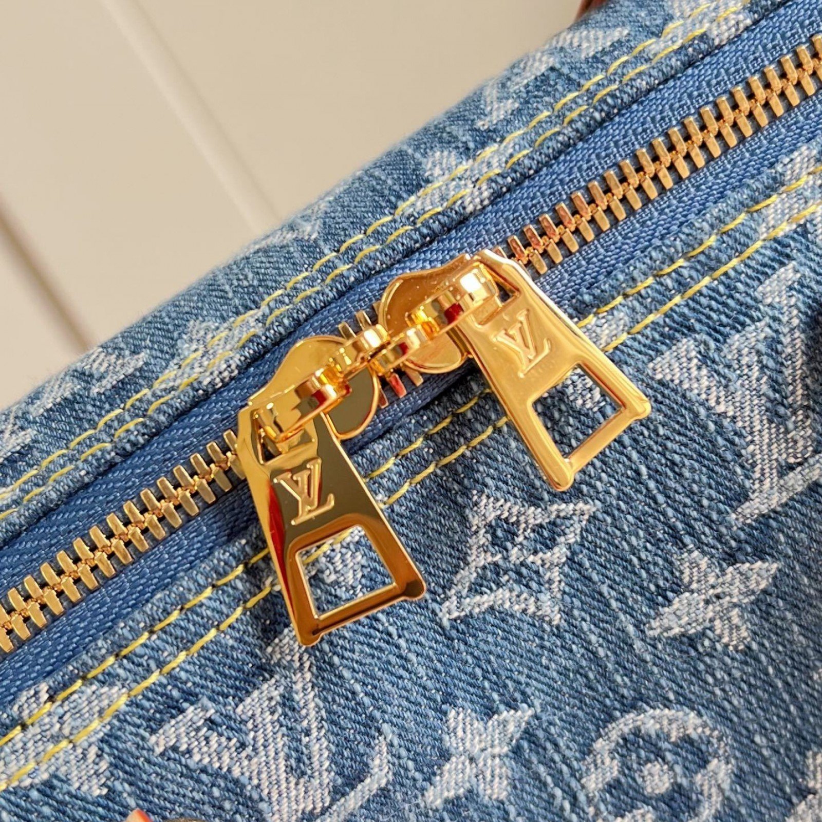 LV bag 216545 $200.75 USD
