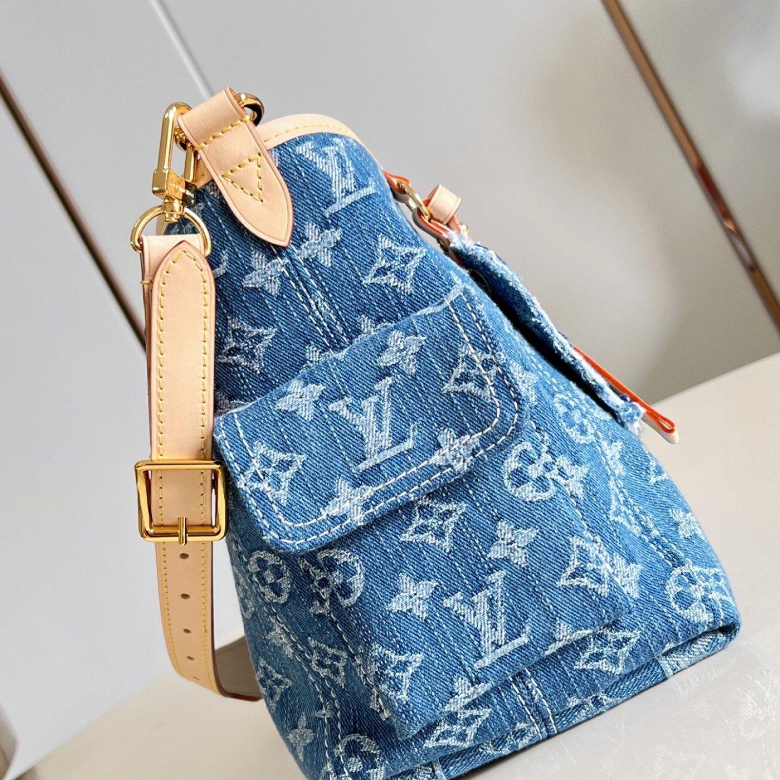 LV bag 216546 $206.25 USD
