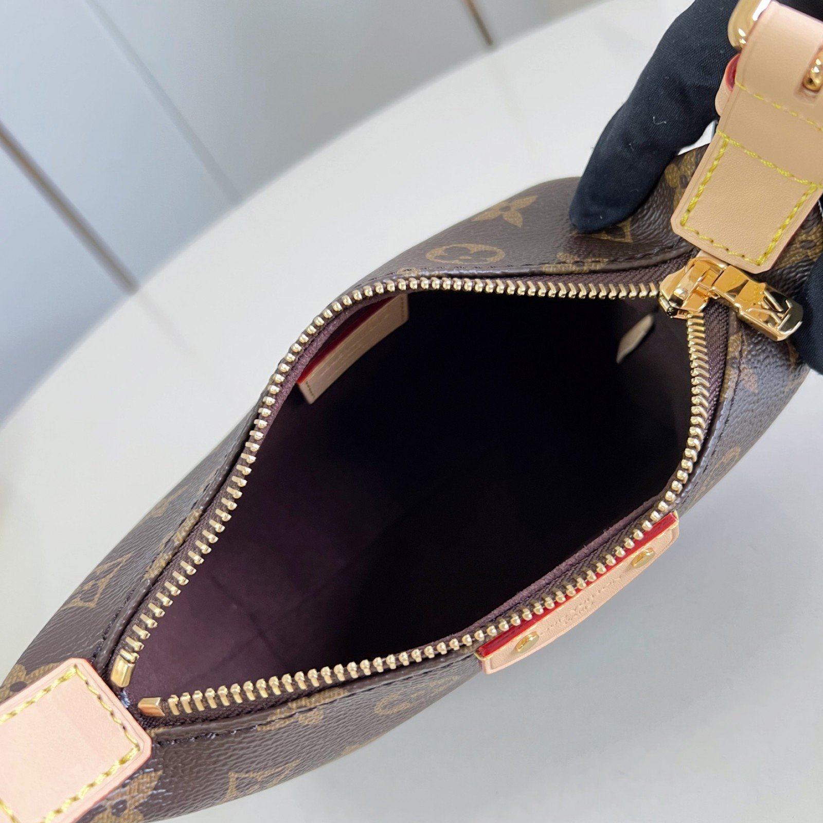LV bag 216547 $143 USD