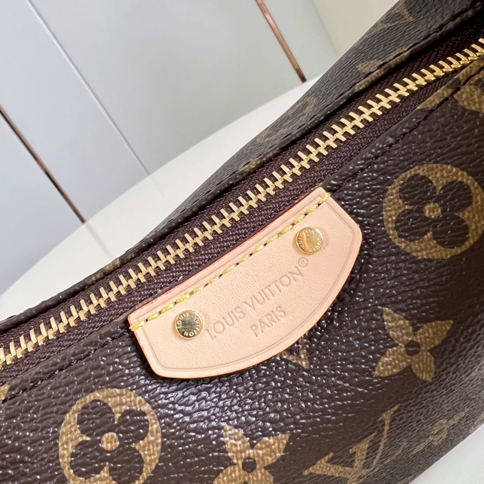 LV bag 216547 $143 USD