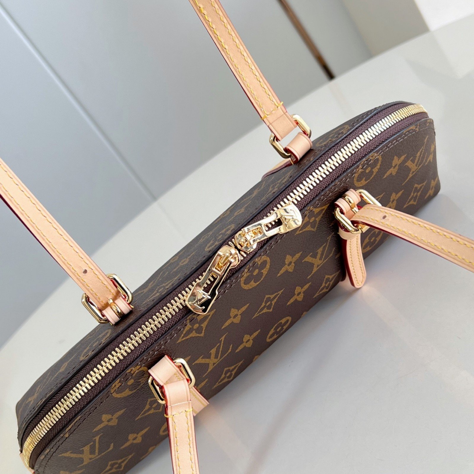LV bag 216549 $170.5 USD