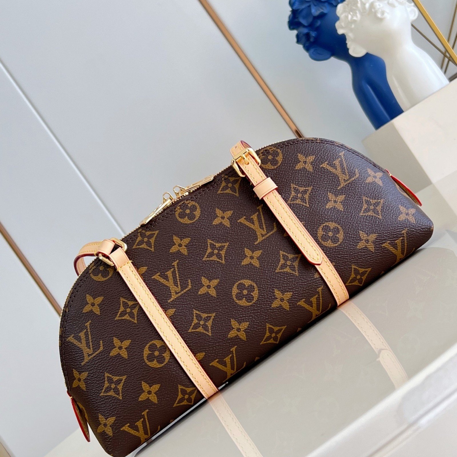 LV bag 216549 $170.5 USD