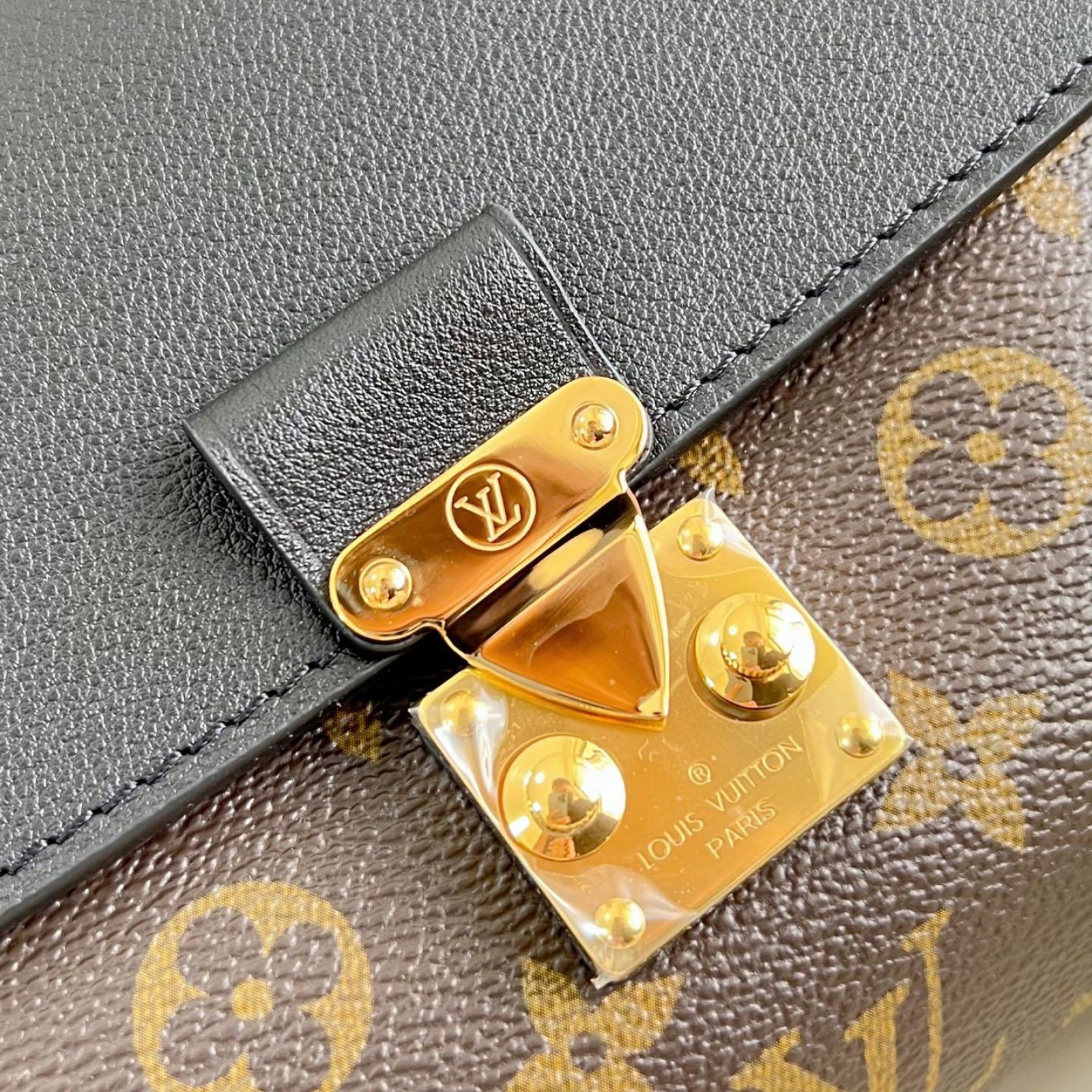 LV bag 216550 $187 USD