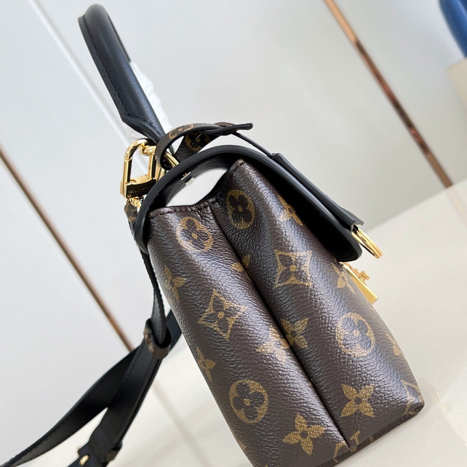 LV bag 216550 $187 USD