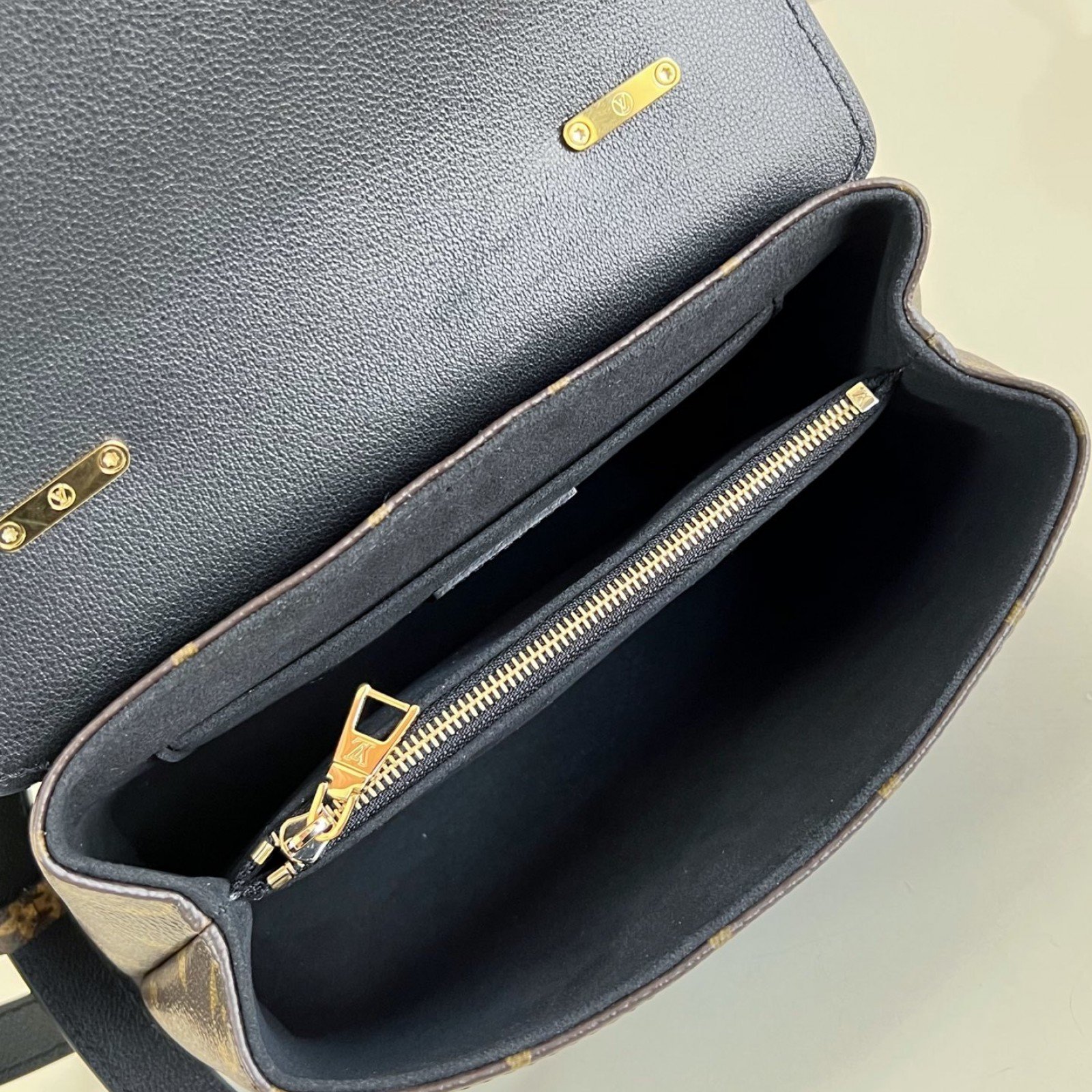 LV bag 216551 $222.75 USD