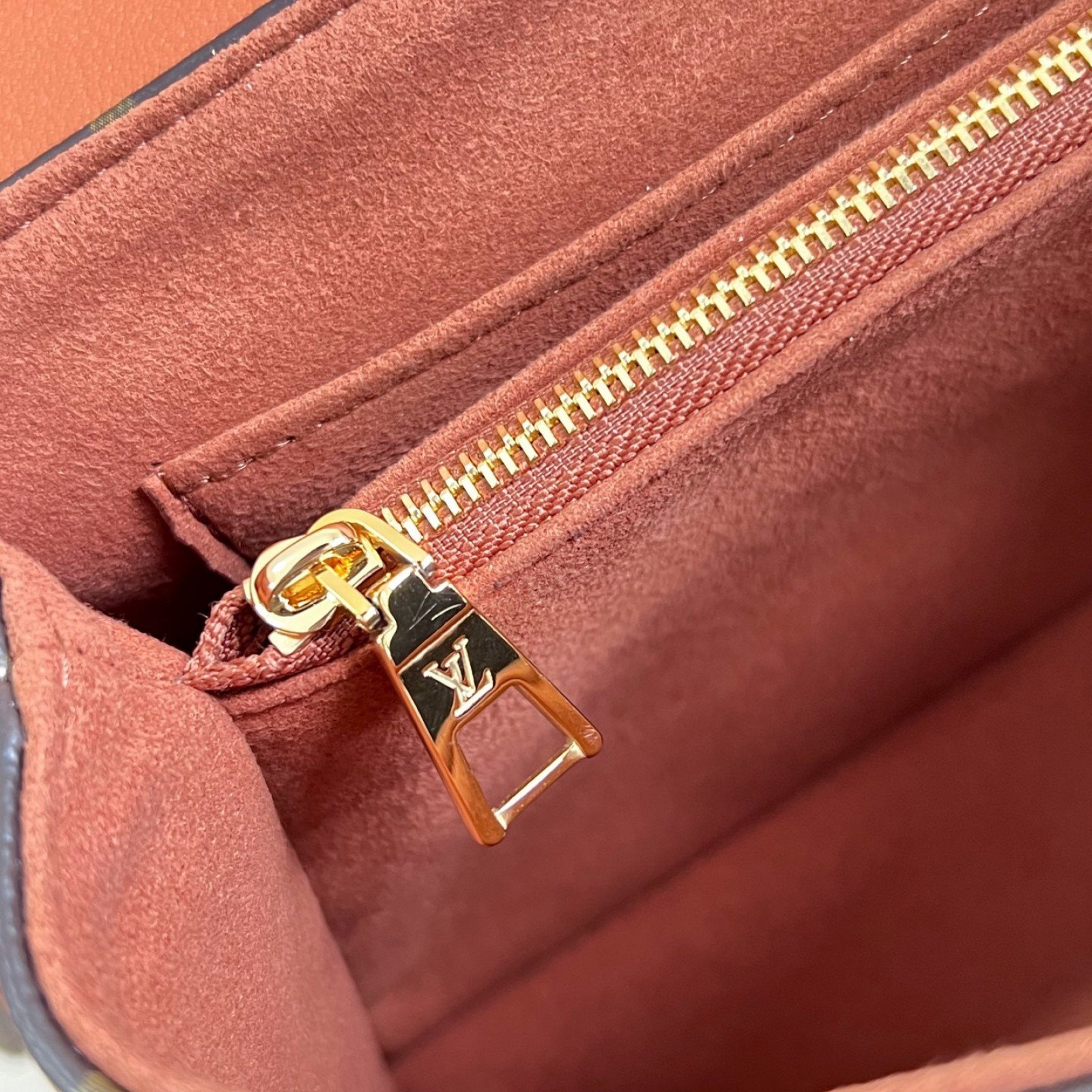 LV bag 216553 $222.75 USD