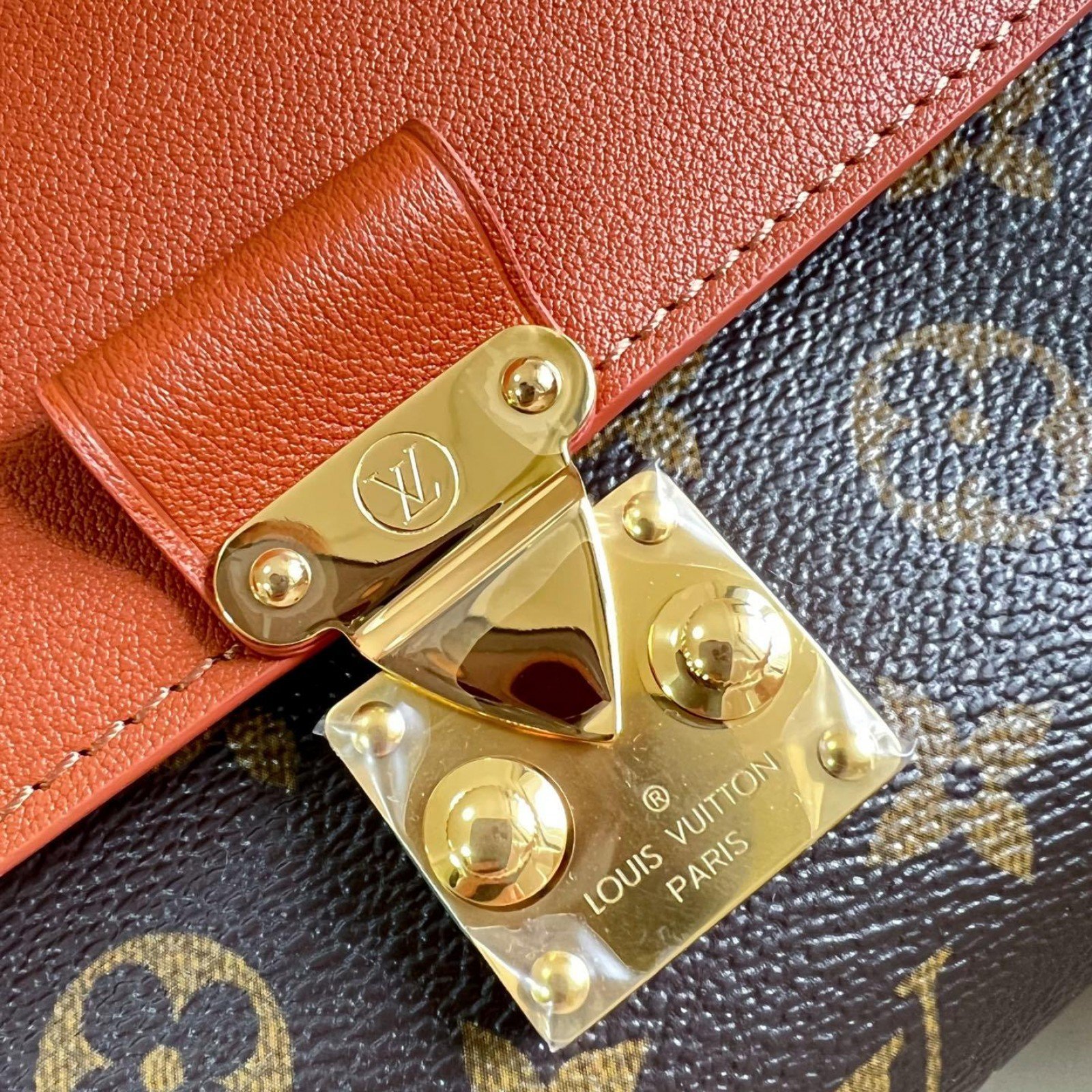 LV bag 216553 $222.75 USD