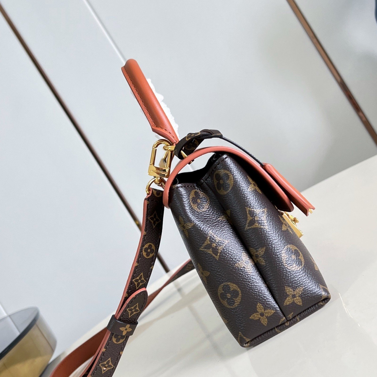 LV bag 216553 $222.75 USD