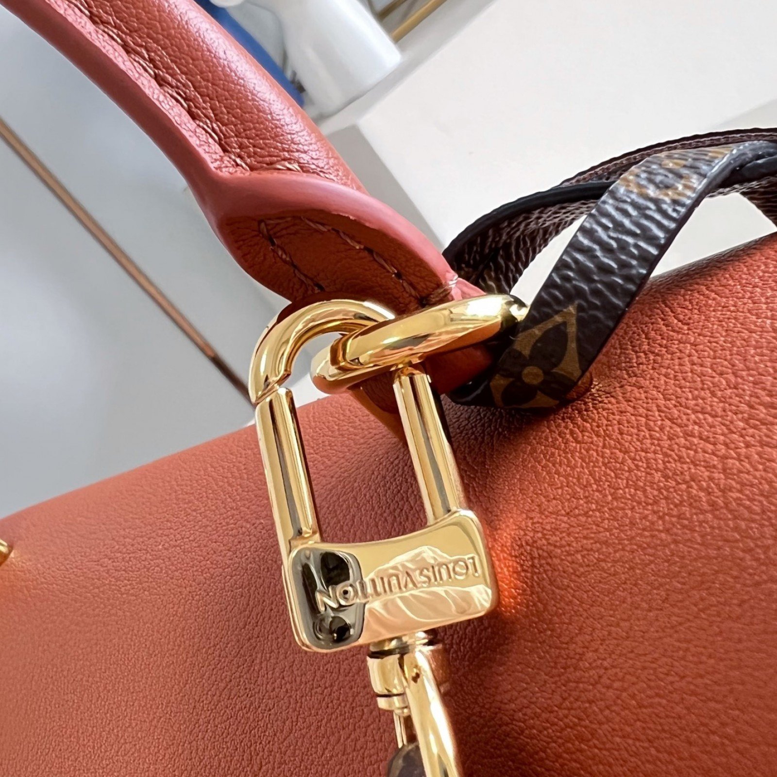LV bag 216553 $222.75 USD