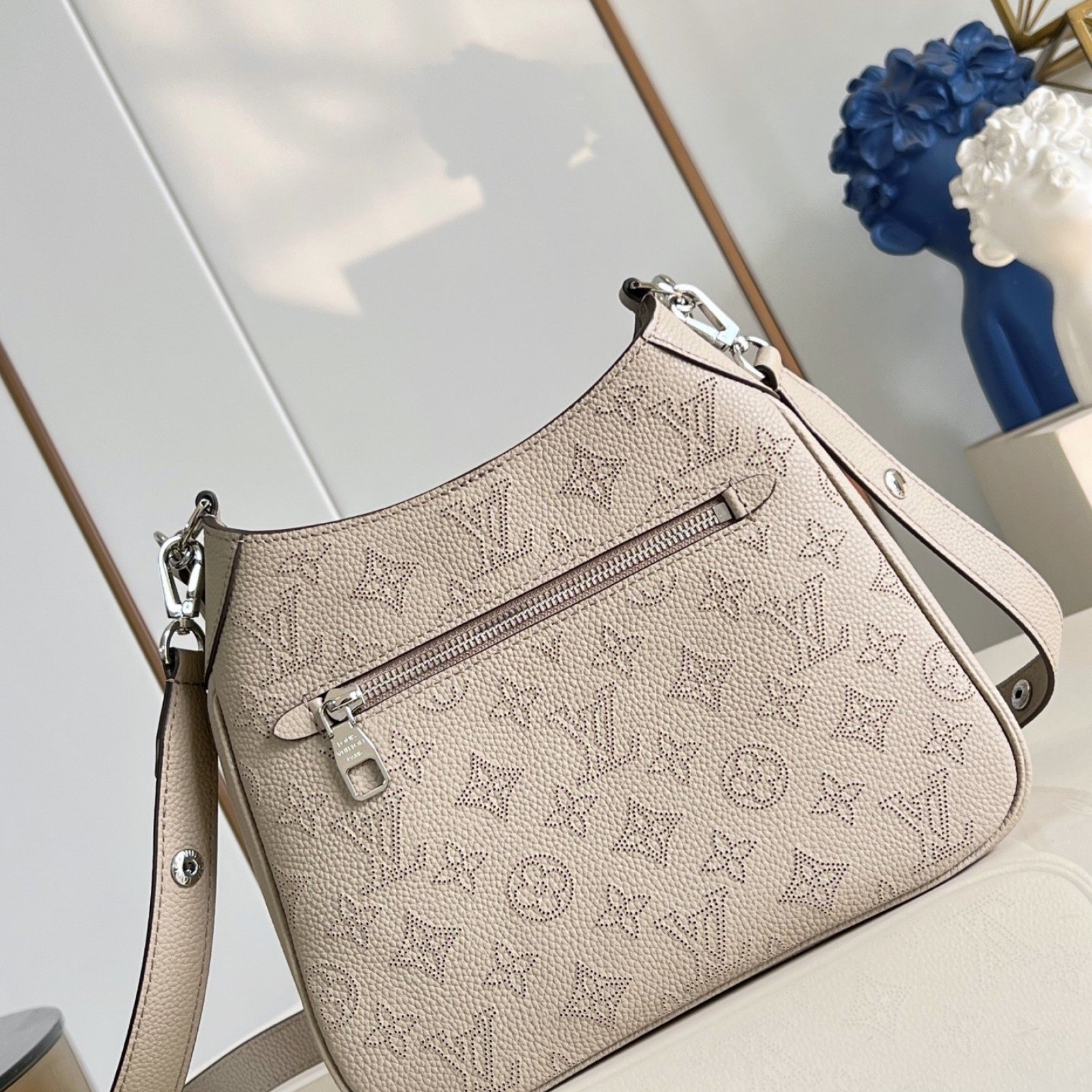LV bag 216559 $255.75 USD