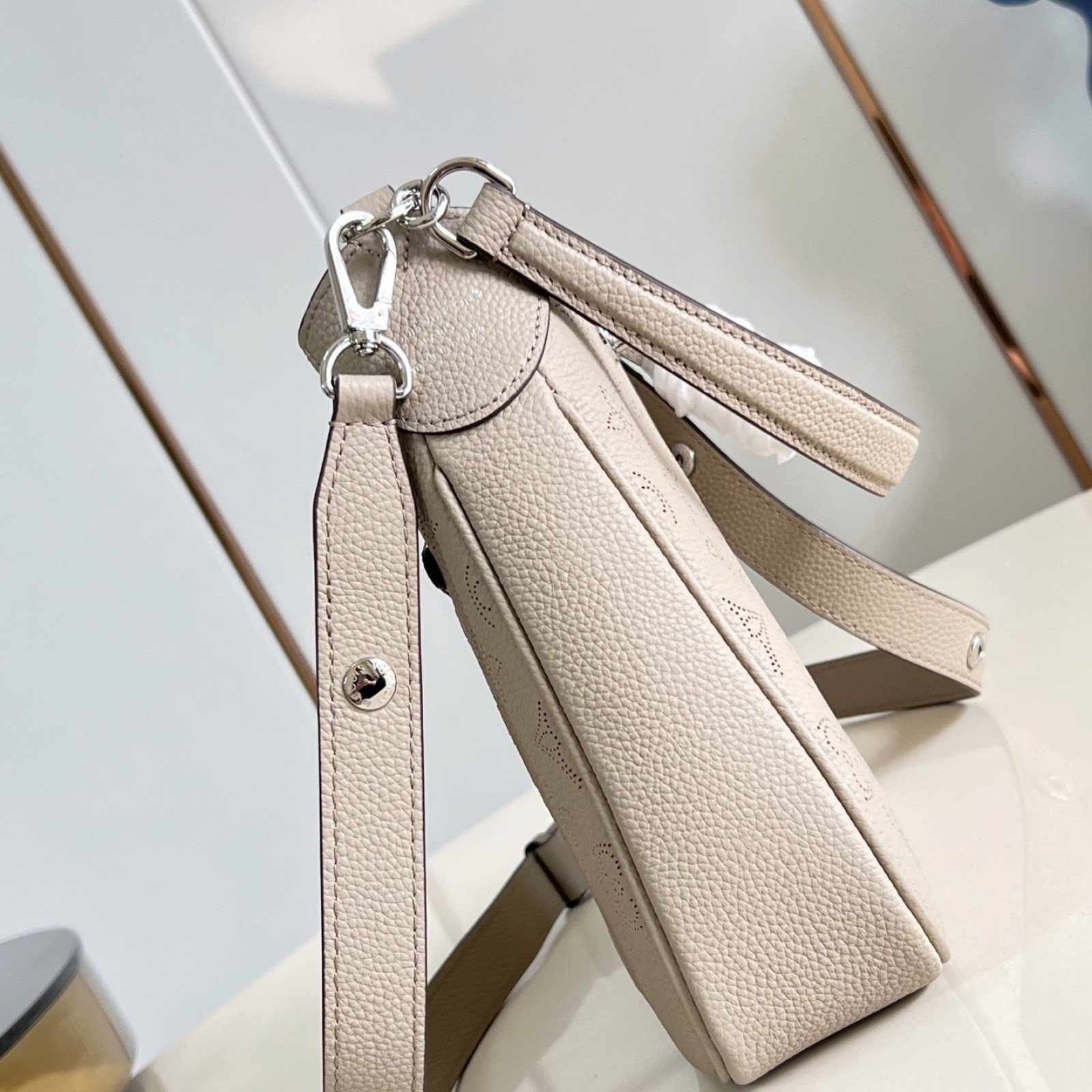 LV bag 216559 $255.75 USD